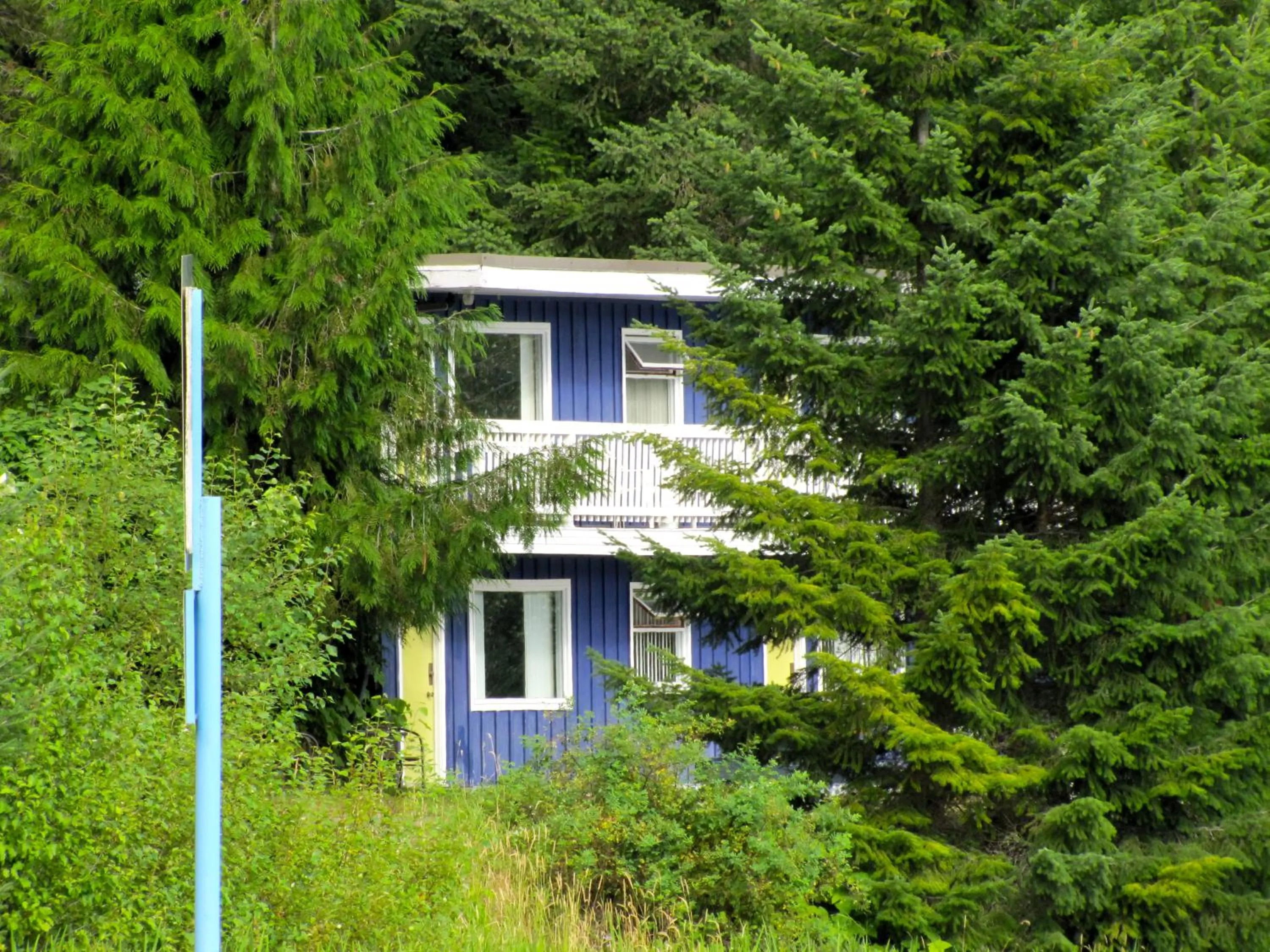 Facade/entrance in Jasper Way Inn Resort & Campground