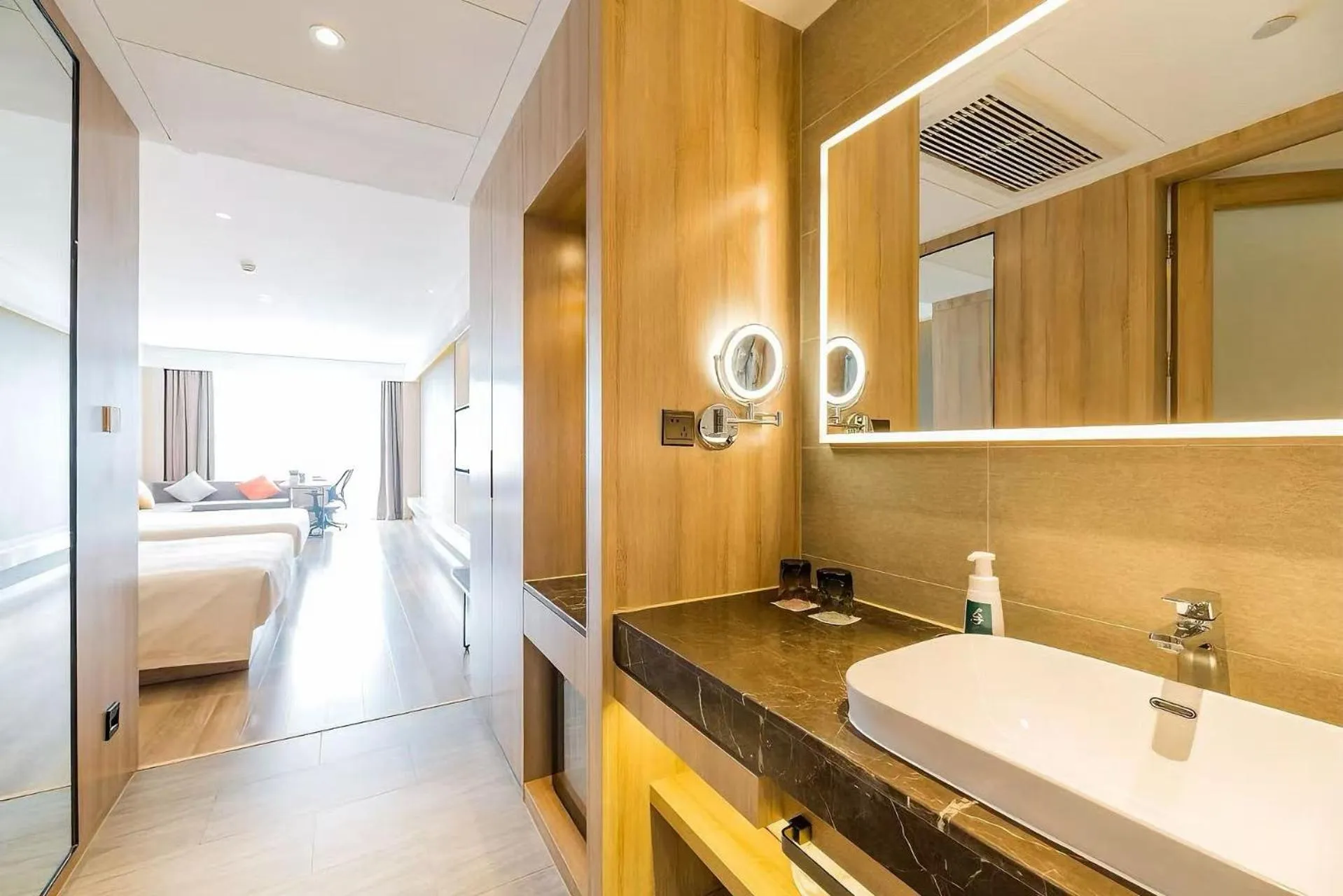 Bathroom, Bed in Atour Hotel Hangzhou Future Technology City Haichuang Park