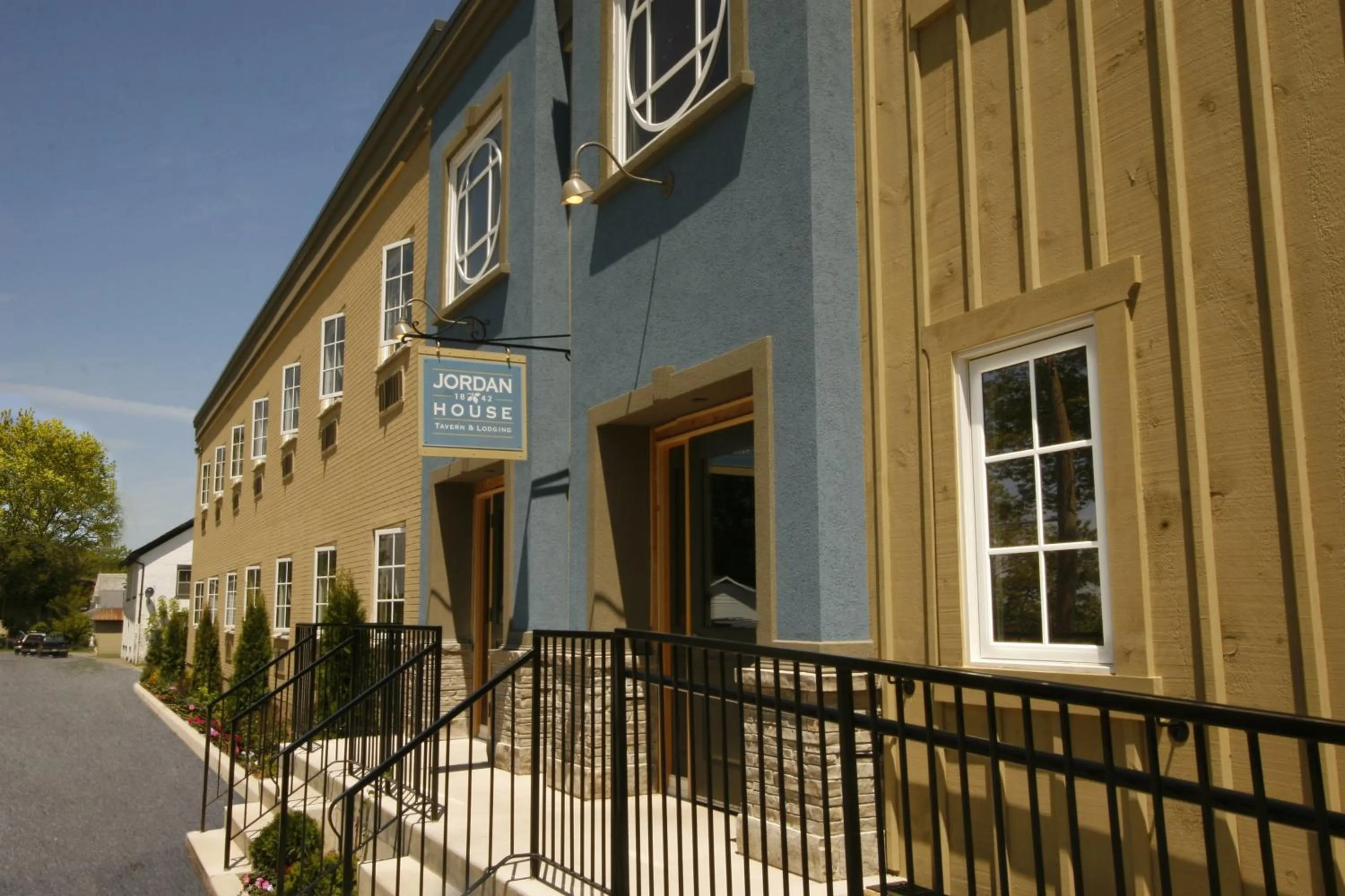 Facade/entrance in Jordan House Hotel
