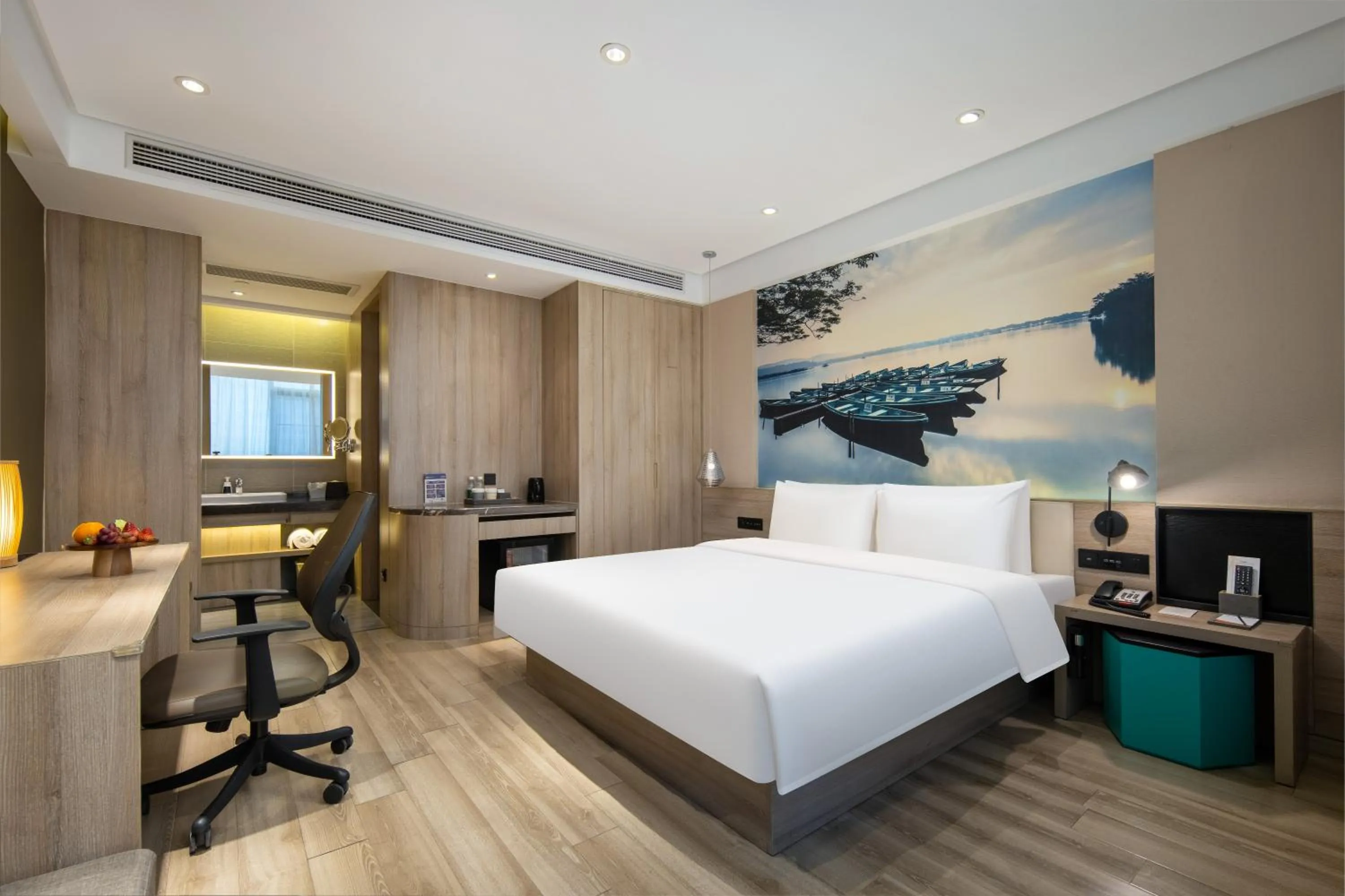 Photo of the whole room, Bed in Atour S Hotel Hangzhou Future Tech City