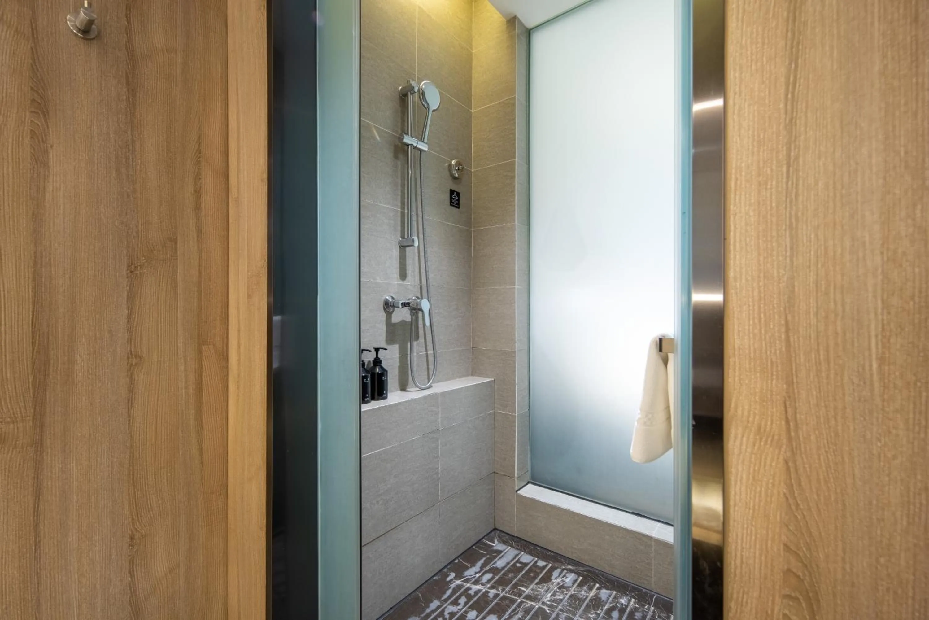 Shower in Atour S Hotel Hangzhou Future Tech City
