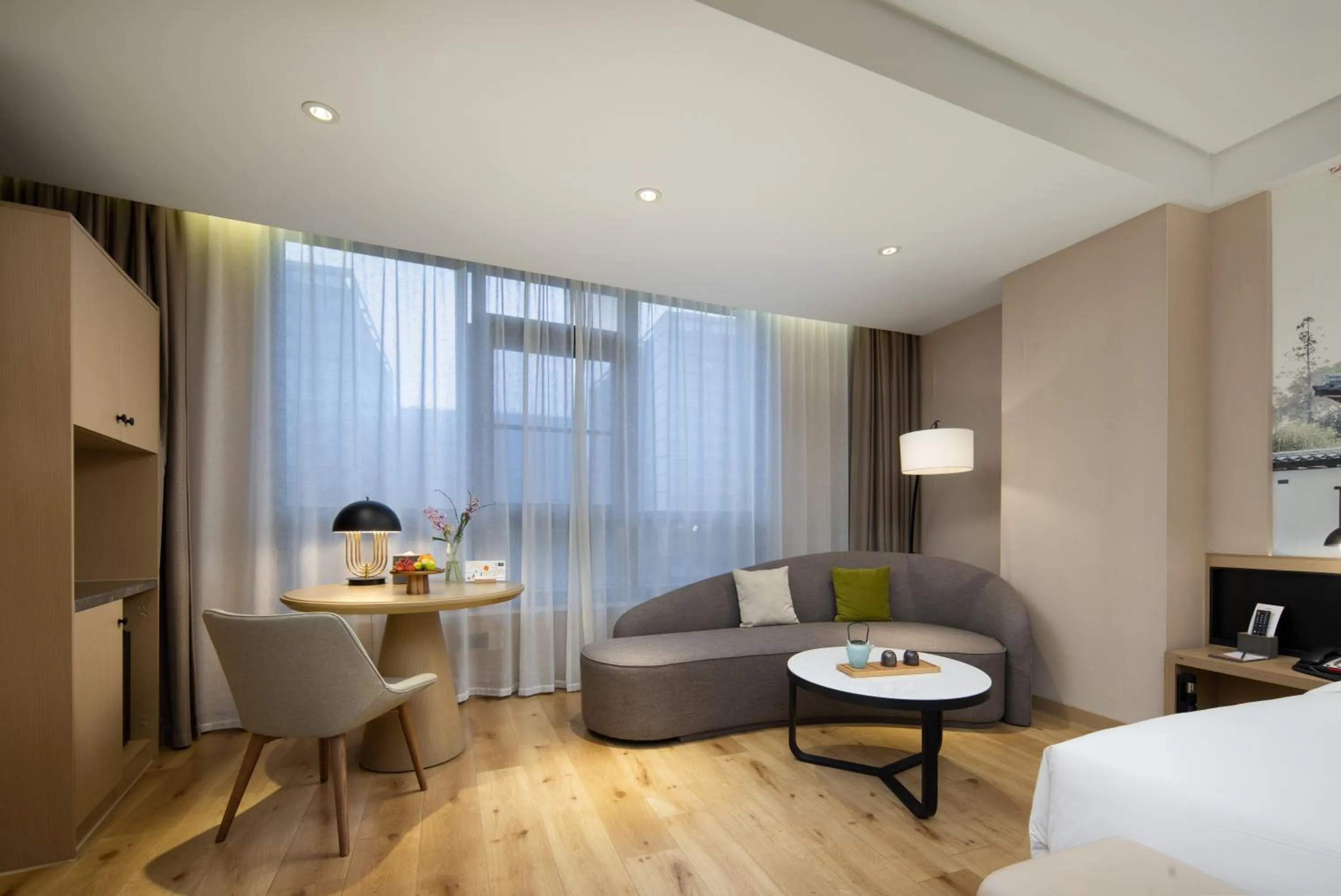 Photo of the whole room, Bed in Atour S Hotel Hangzhou Future Tech City