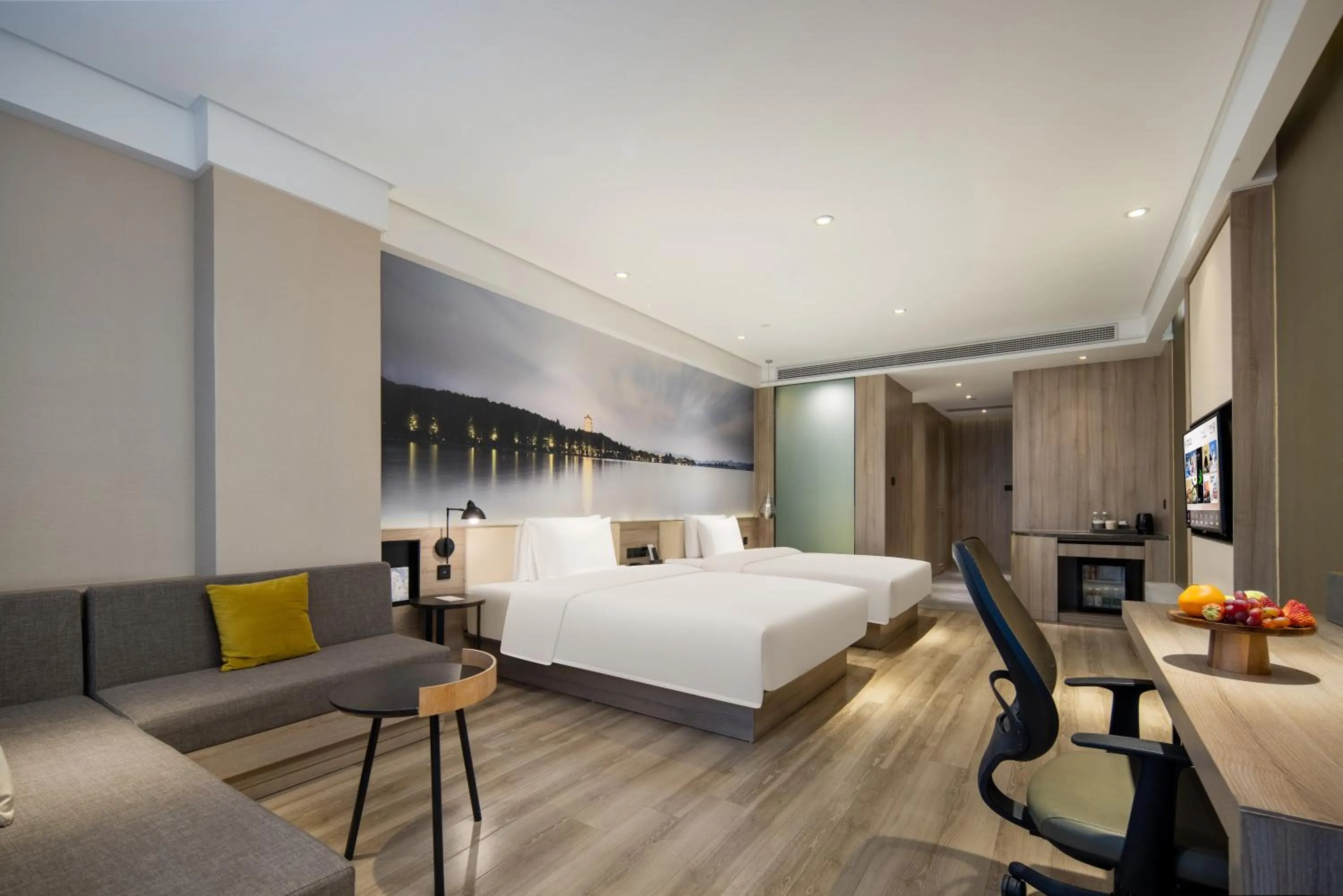 Photo of the whole room, Bed in Atour S Hotel Hangzhou Future Tech City