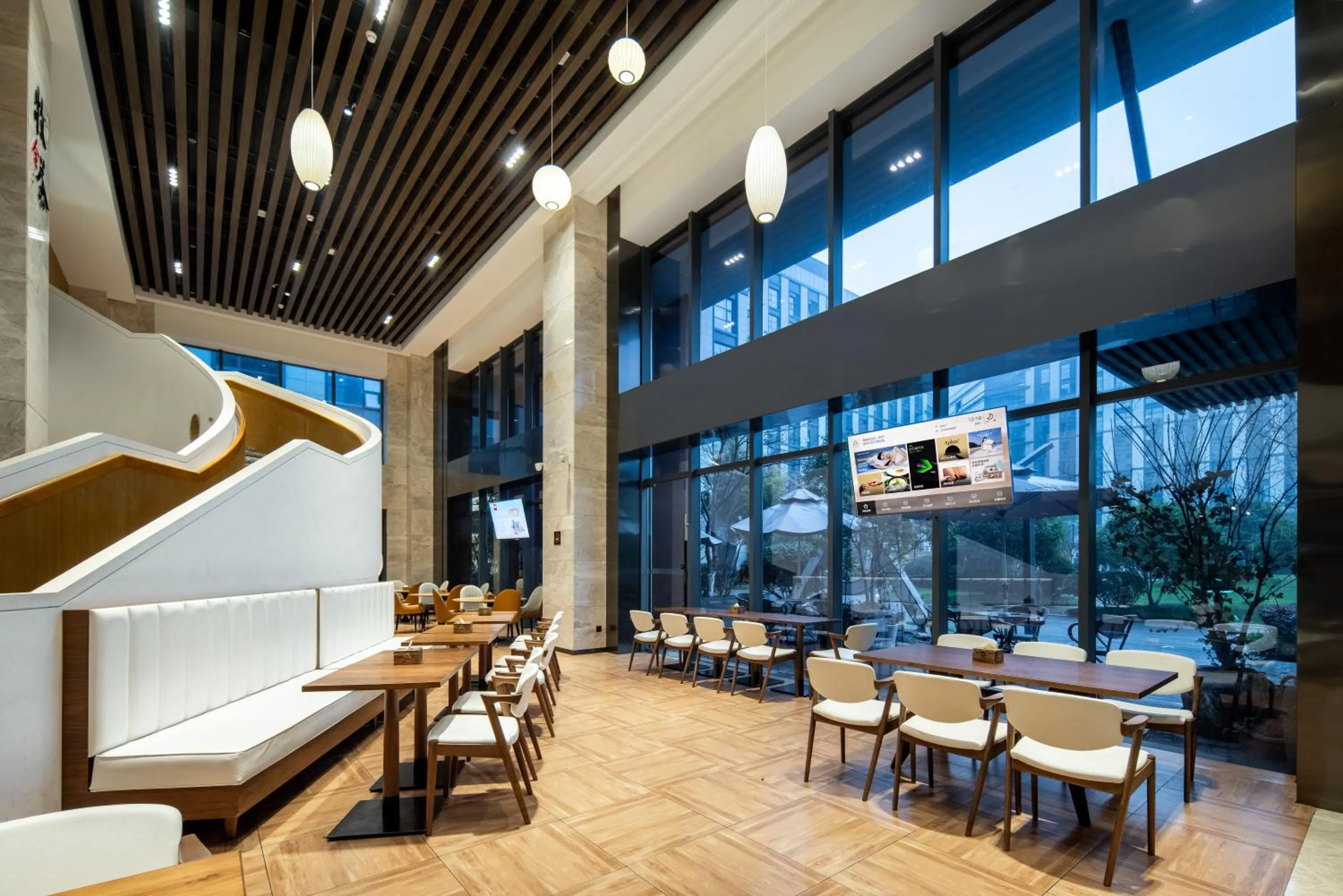 Restaurant/places to eat in Atour S Hotel Hangzhou Future Tech City