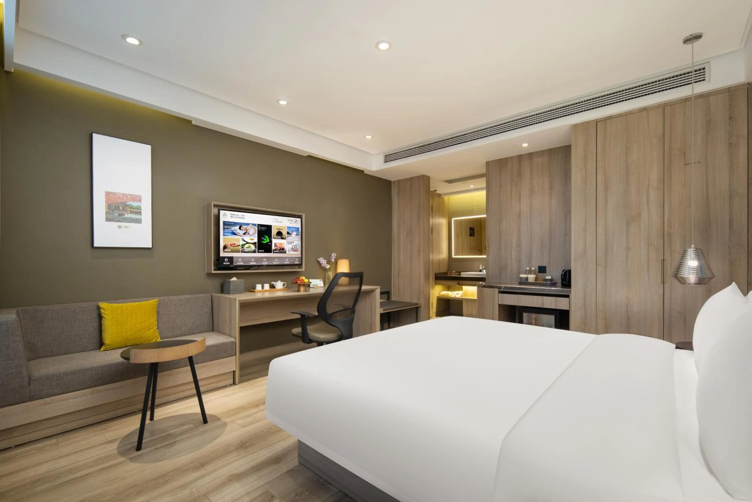 Photo of the whole room, Bed in Atour S Hotel Hangzhou Future Tech City