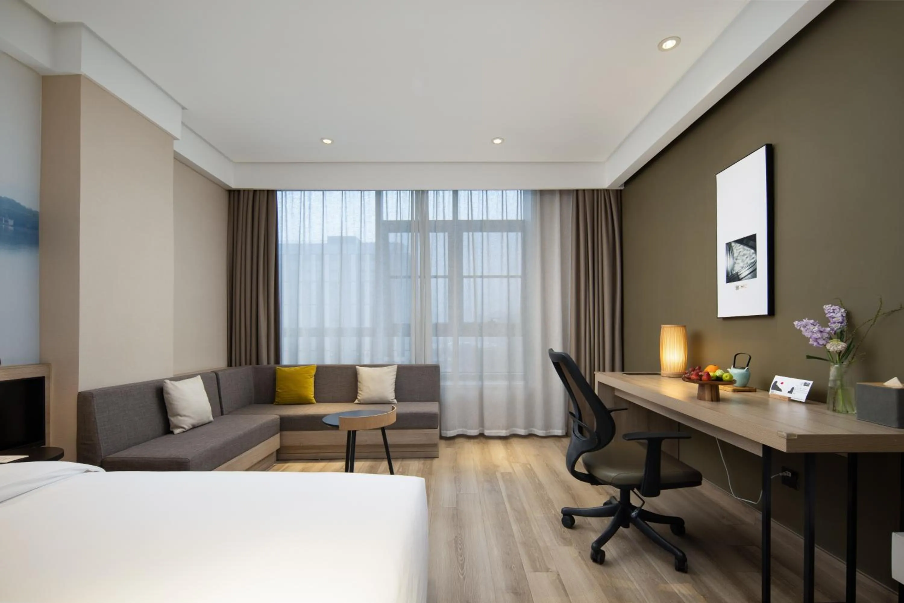 Photo of the whole room, Bed in Atour S Hotel Hangzhou Future Tech City