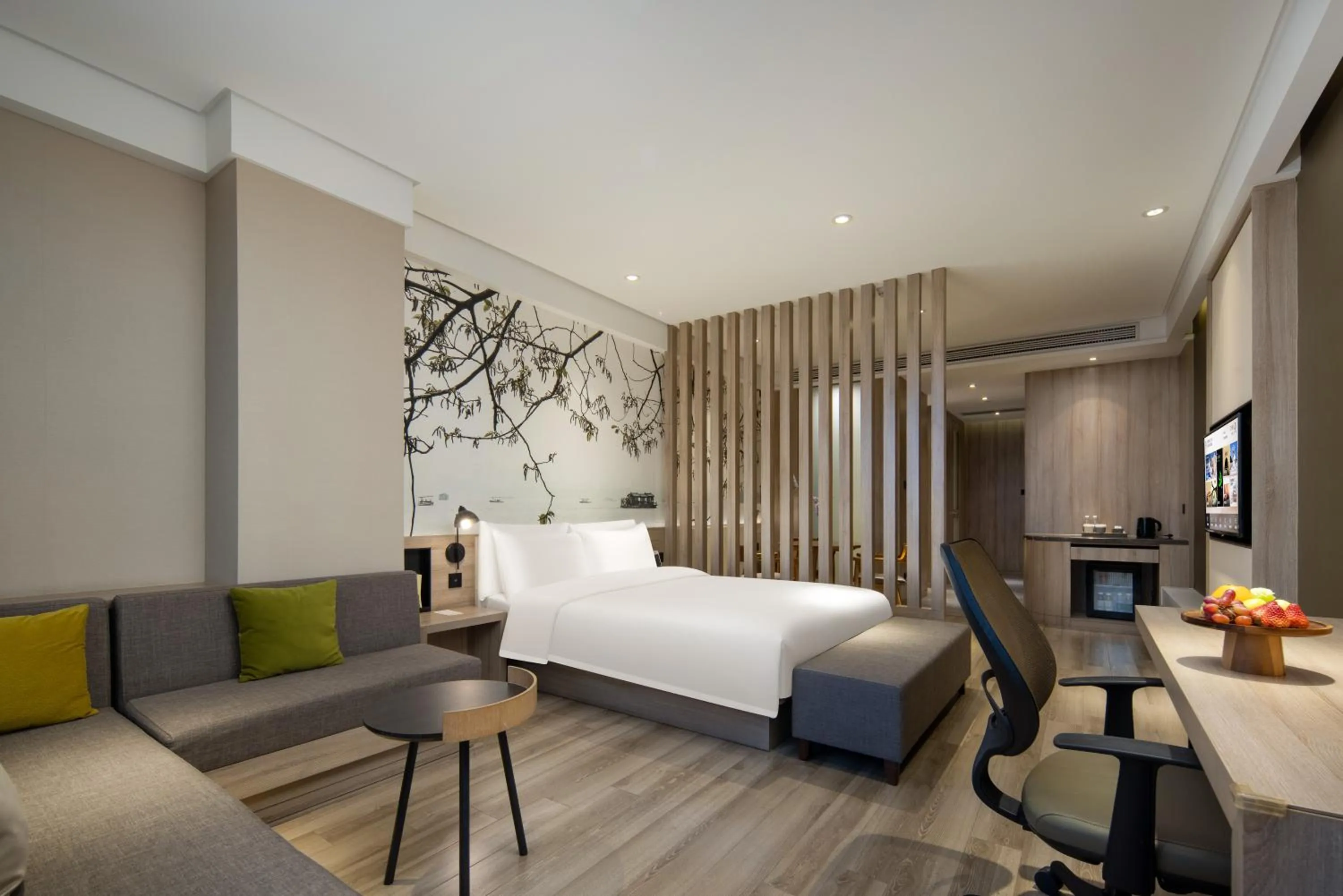 Photo of the whole room, Bed in Atour S Hotel Hangzhou Future Tech City