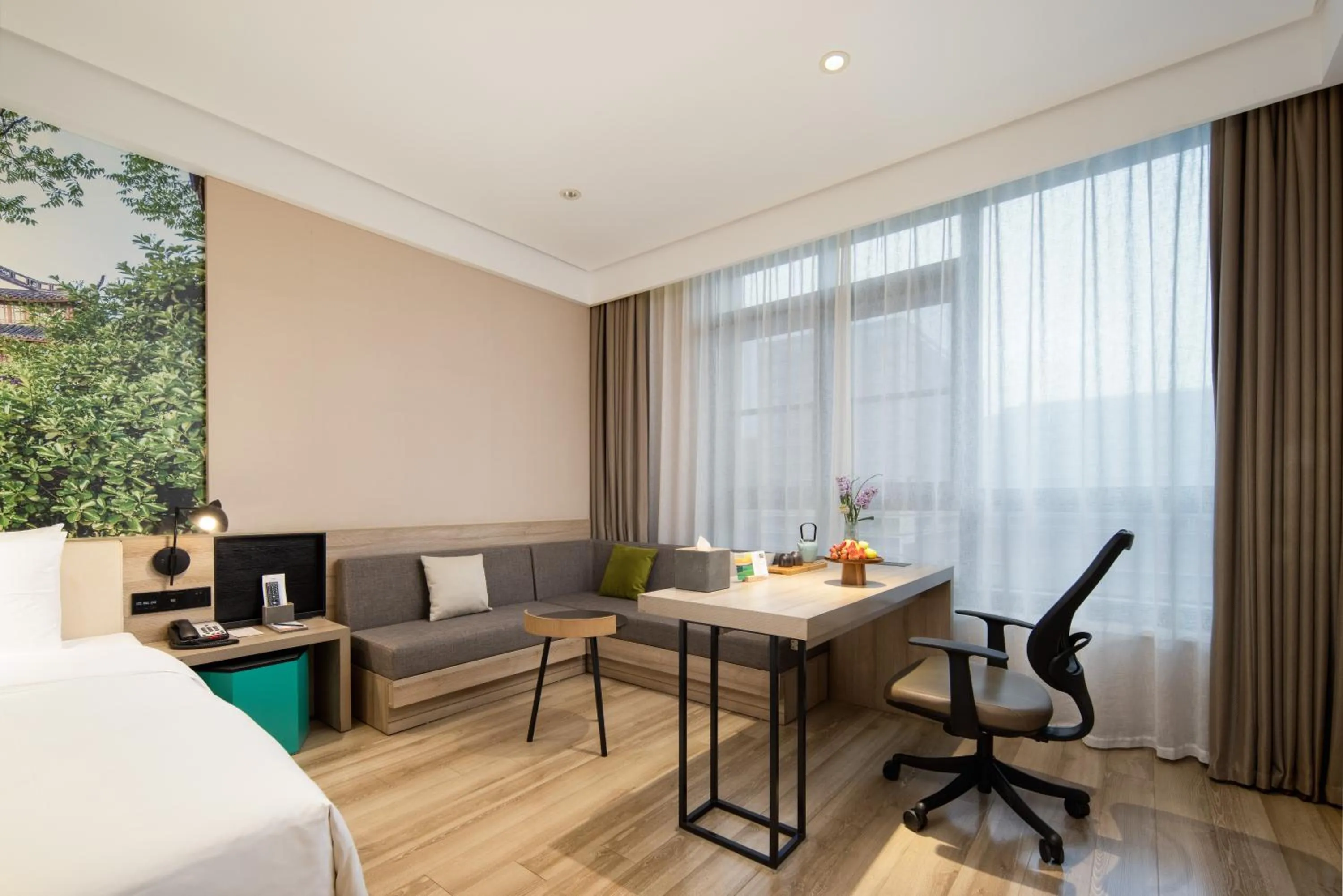 Photo of the whole room, Bed in Atour S Hotel Hangzhou Future Tech City