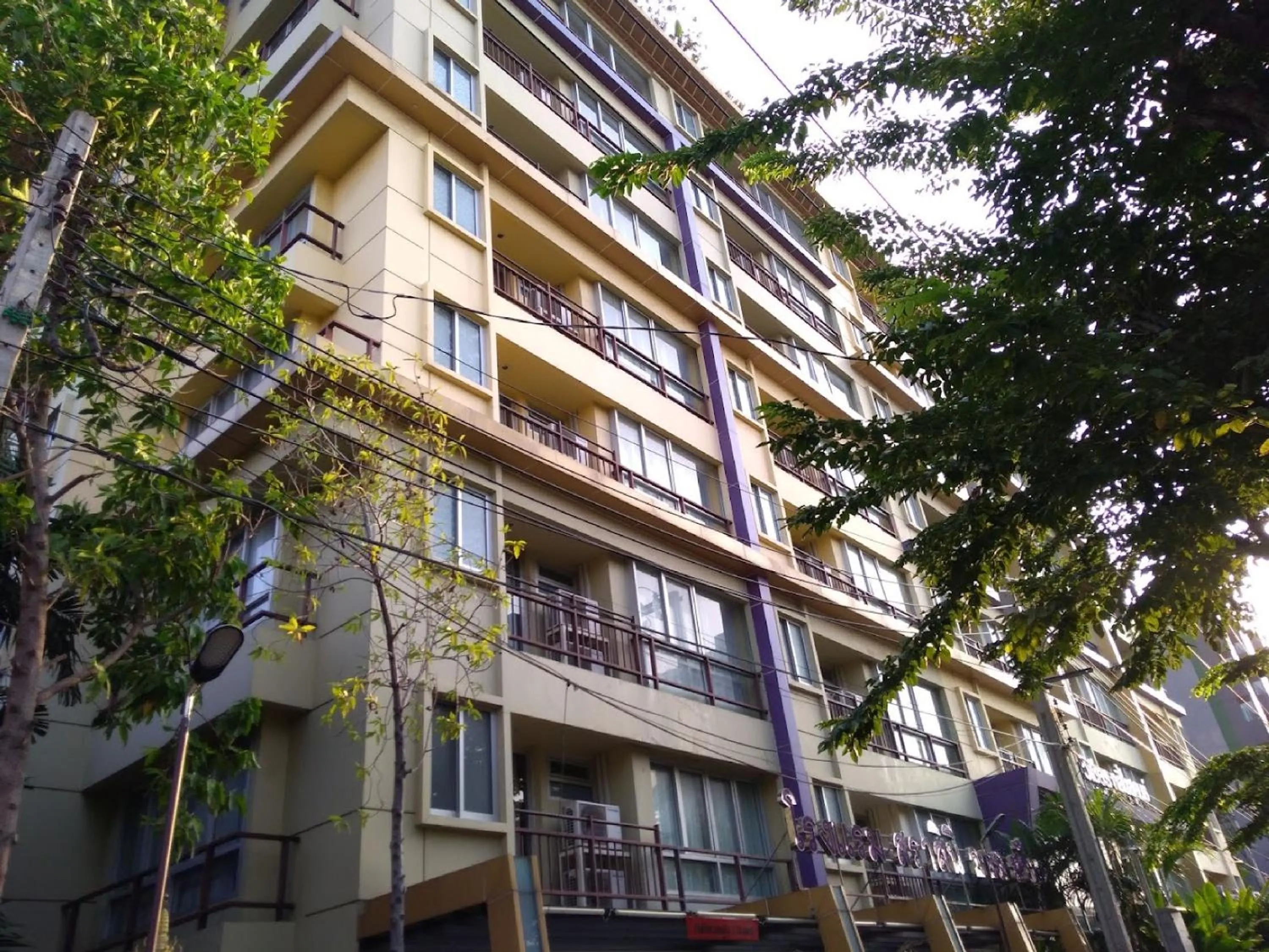 Facade/entrance in Palette Bella B All Suites Bangkok Hotel