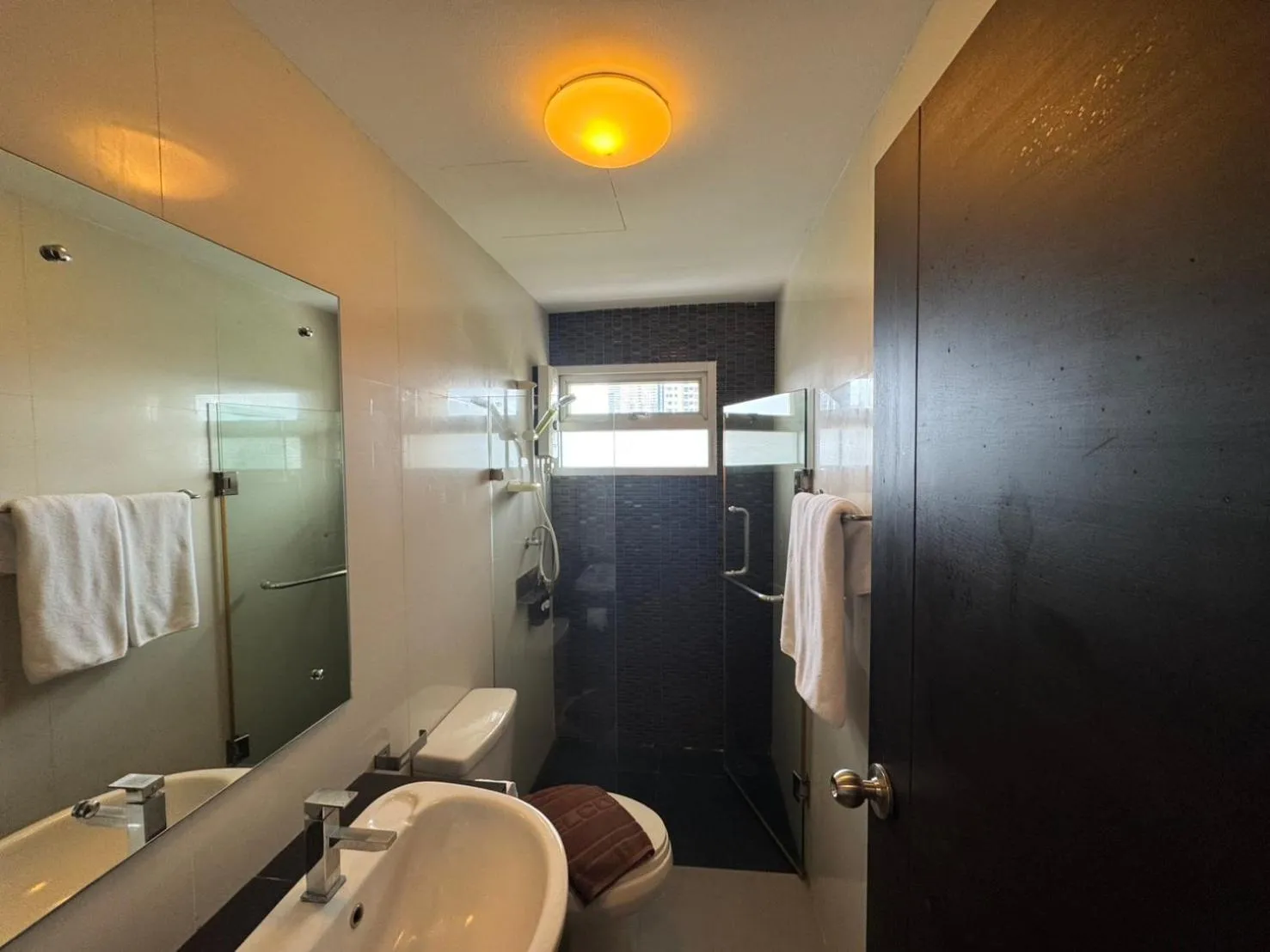 Bathroom in Palette Bella B All Suites Bangkok Hotel