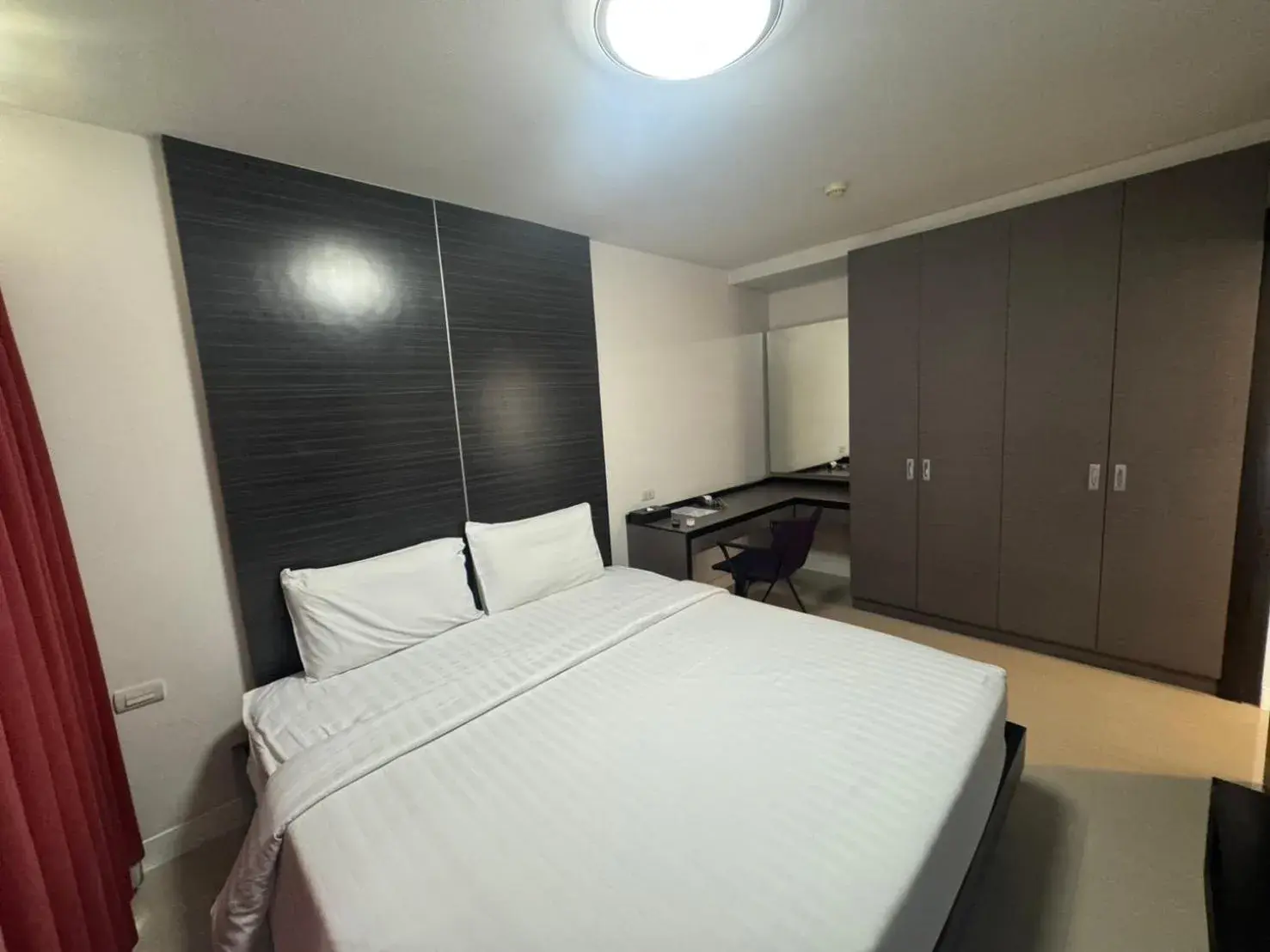 Deluxe King Room in Palette Bella B All Suites Bangkok Hotel Deluxe King Room in Palette Bella B All Suites Bangkok Hotel