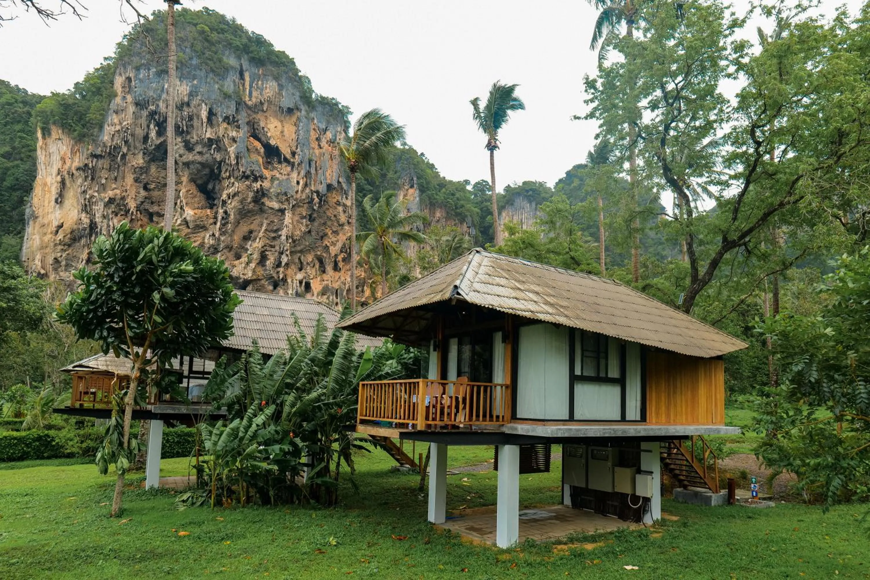 Property building in Tinidee Hideaway Tonsai Beach Krabi