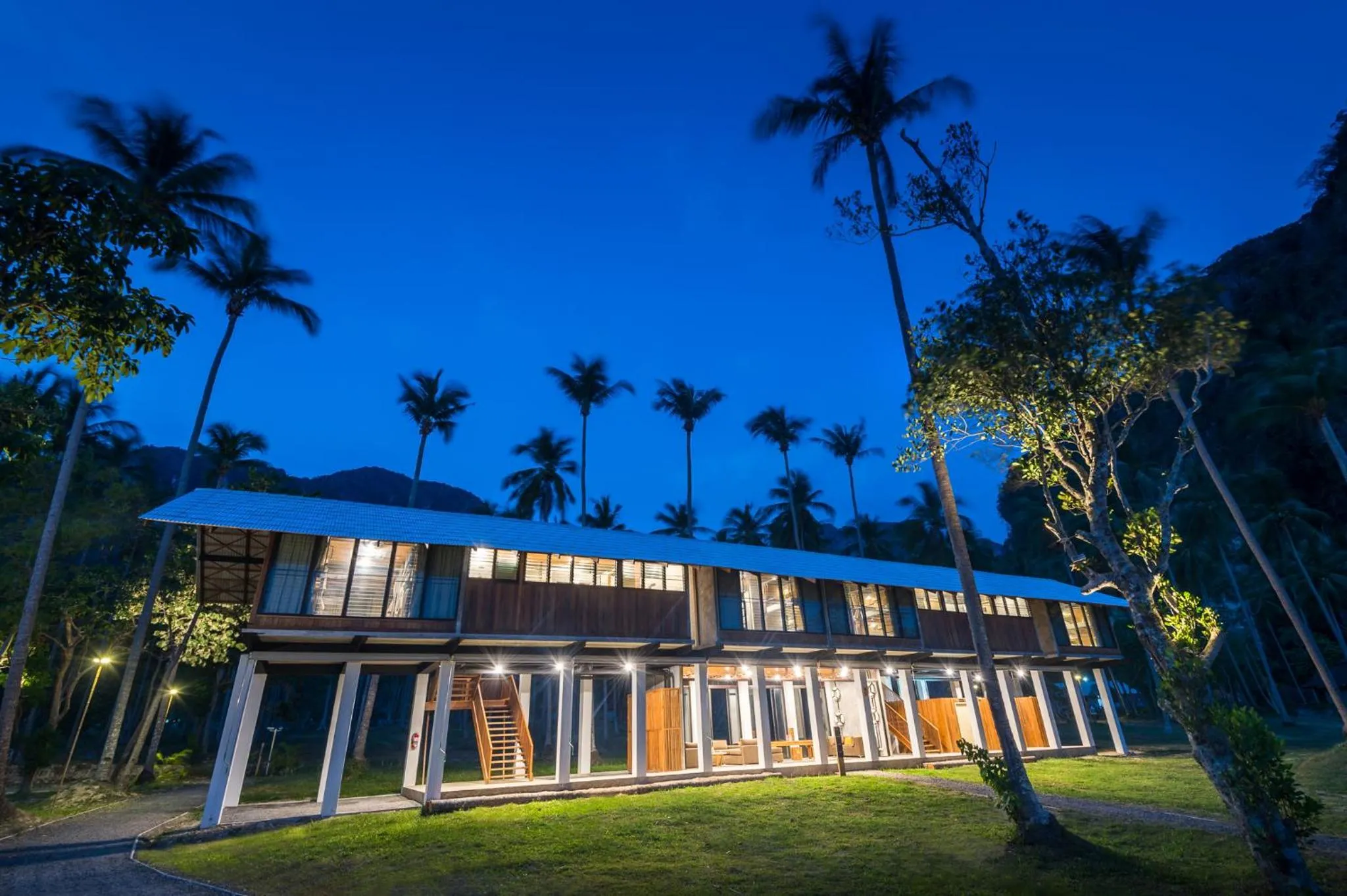 Property building in Tinidee Hideaway Tonsai Beach Krabi