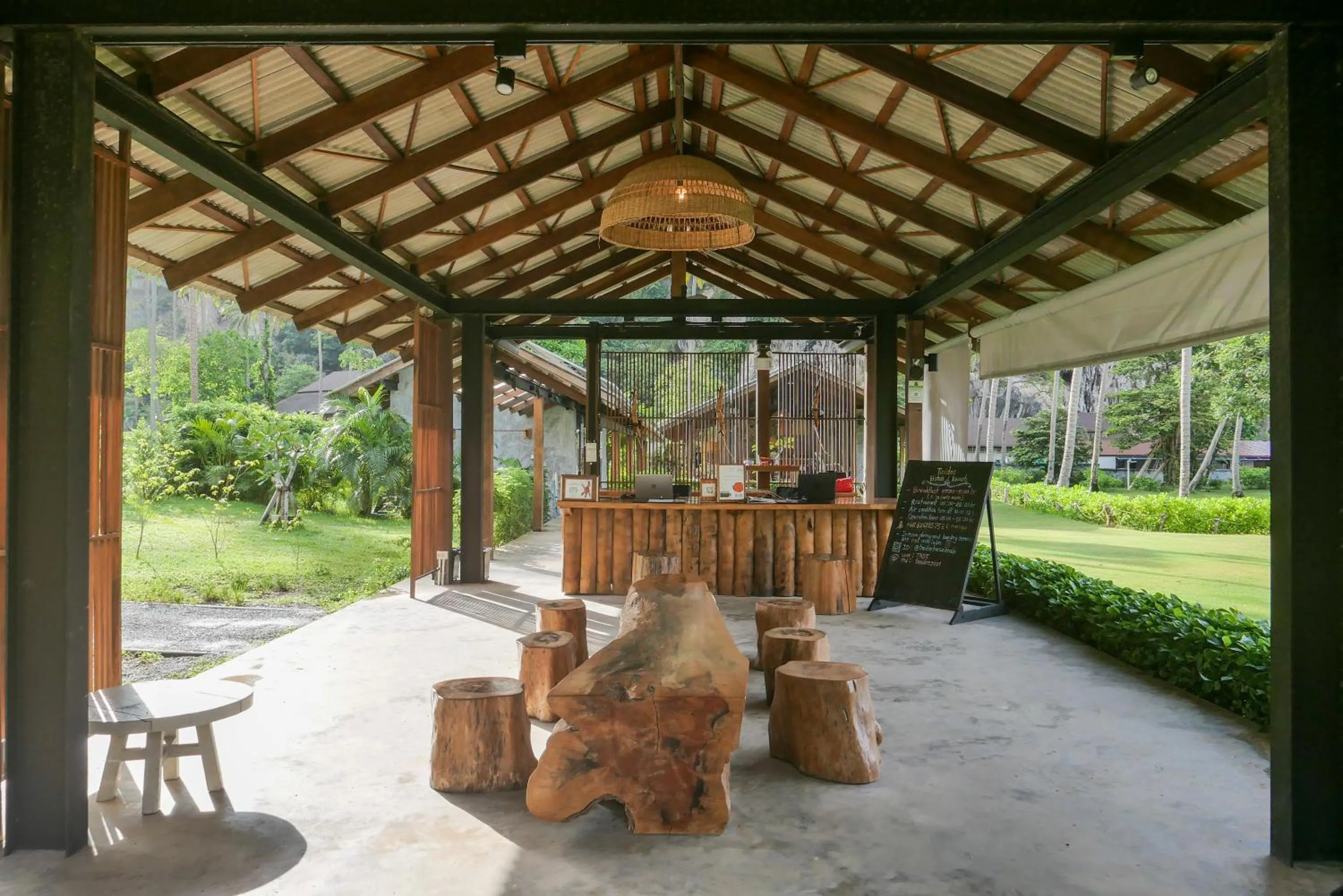 Day in Tinidee Hideaway Tonsai Beach Krabi