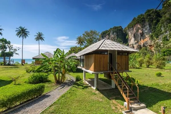 Property building in Tinidee Hideaway Tonsai Beach Krabi