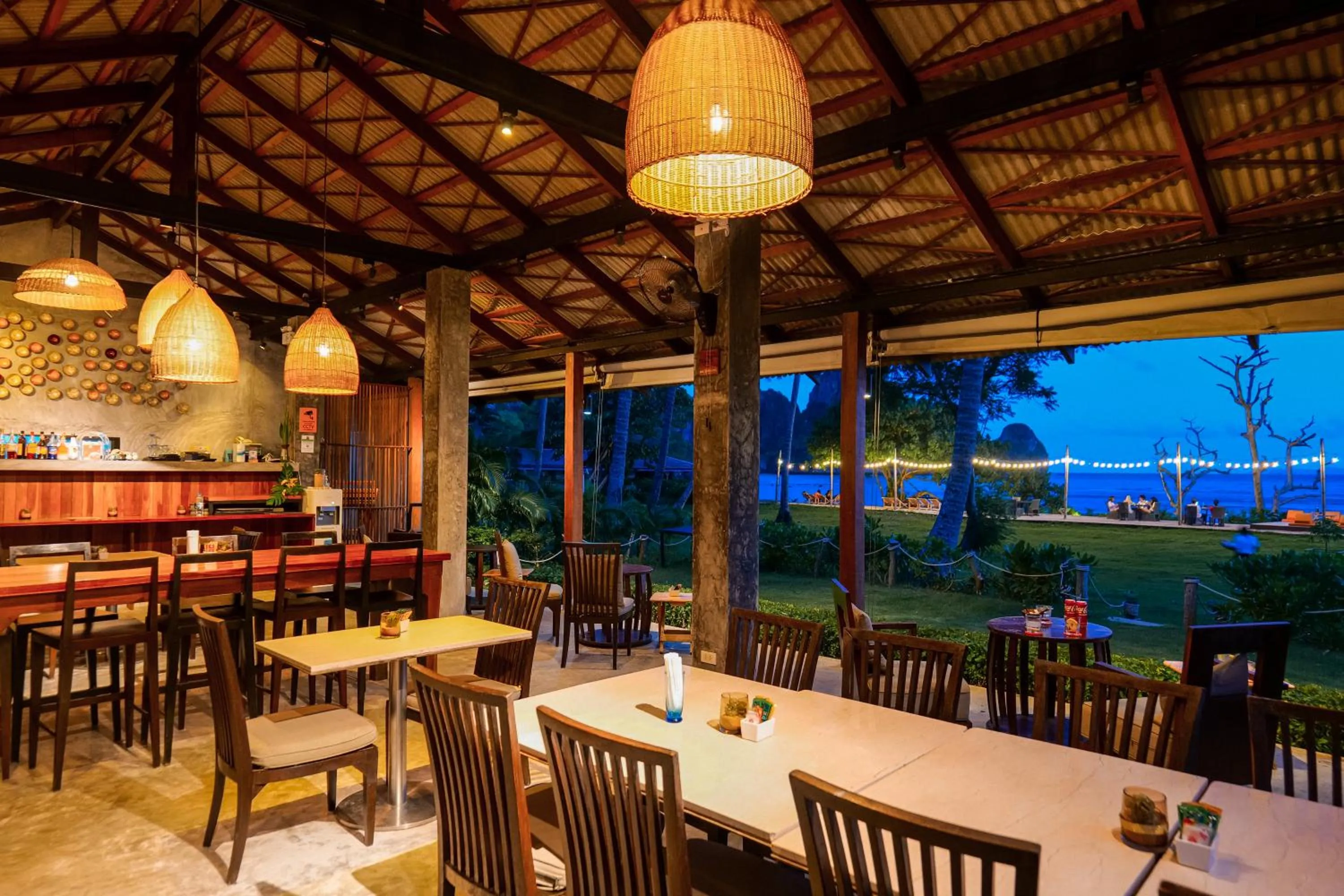 Restaurant/places to eat in Tinidee Hideaway Tonsai Beach Krabi