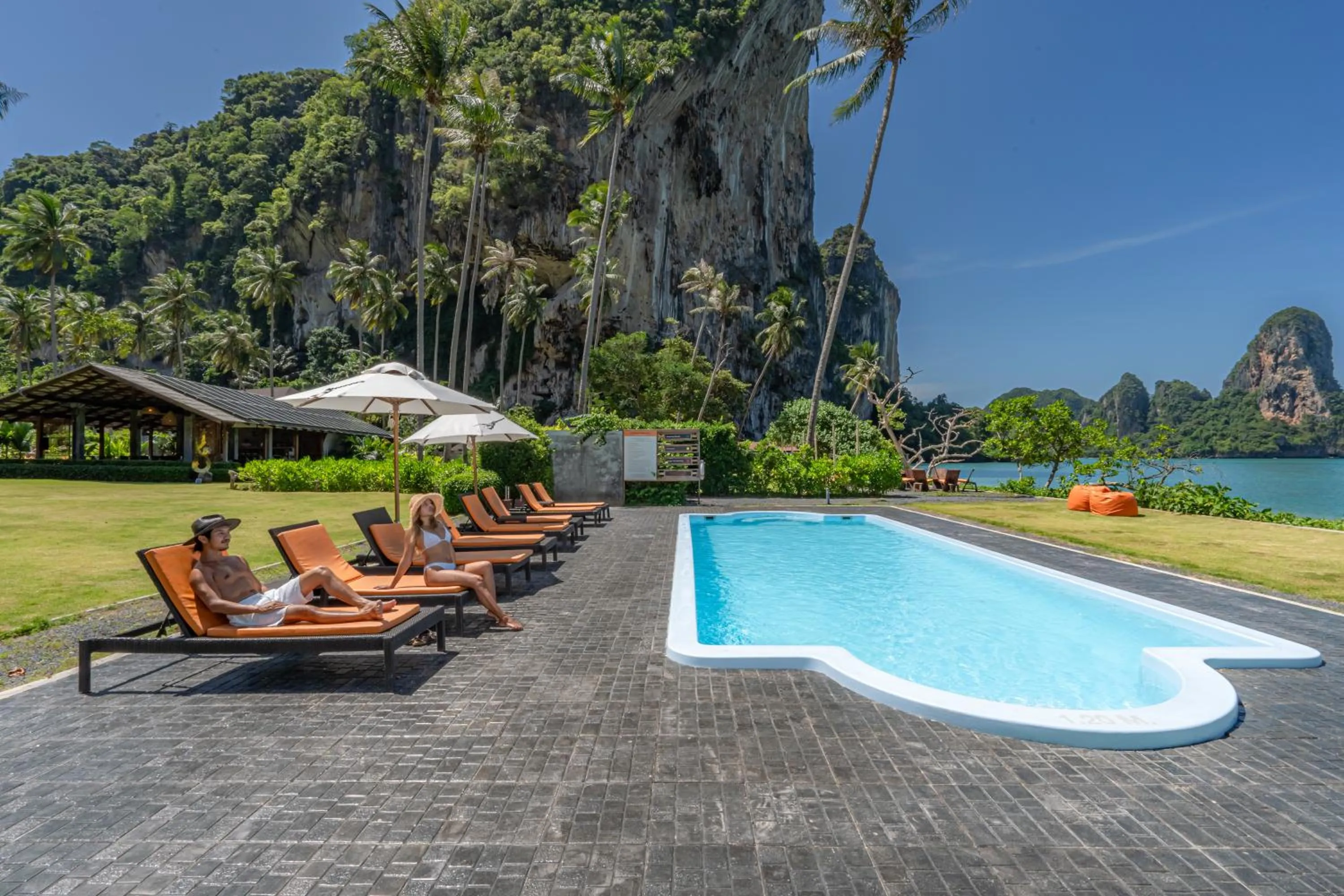 Nearby landmark in Tinidee Hideaway Tonsai Beach Krabi