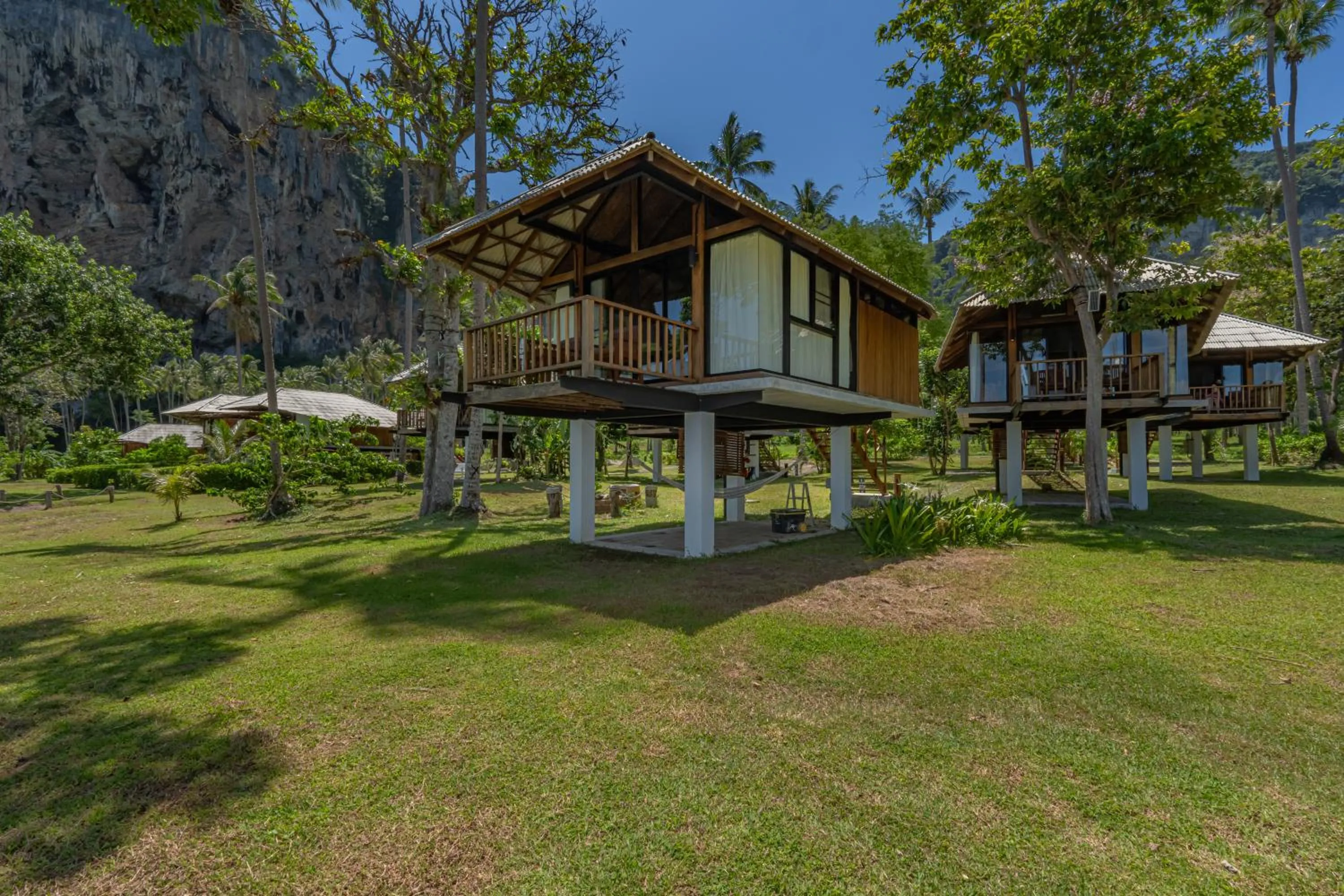Property building in Tinidee Hideaway Tonsai Beach Krabi