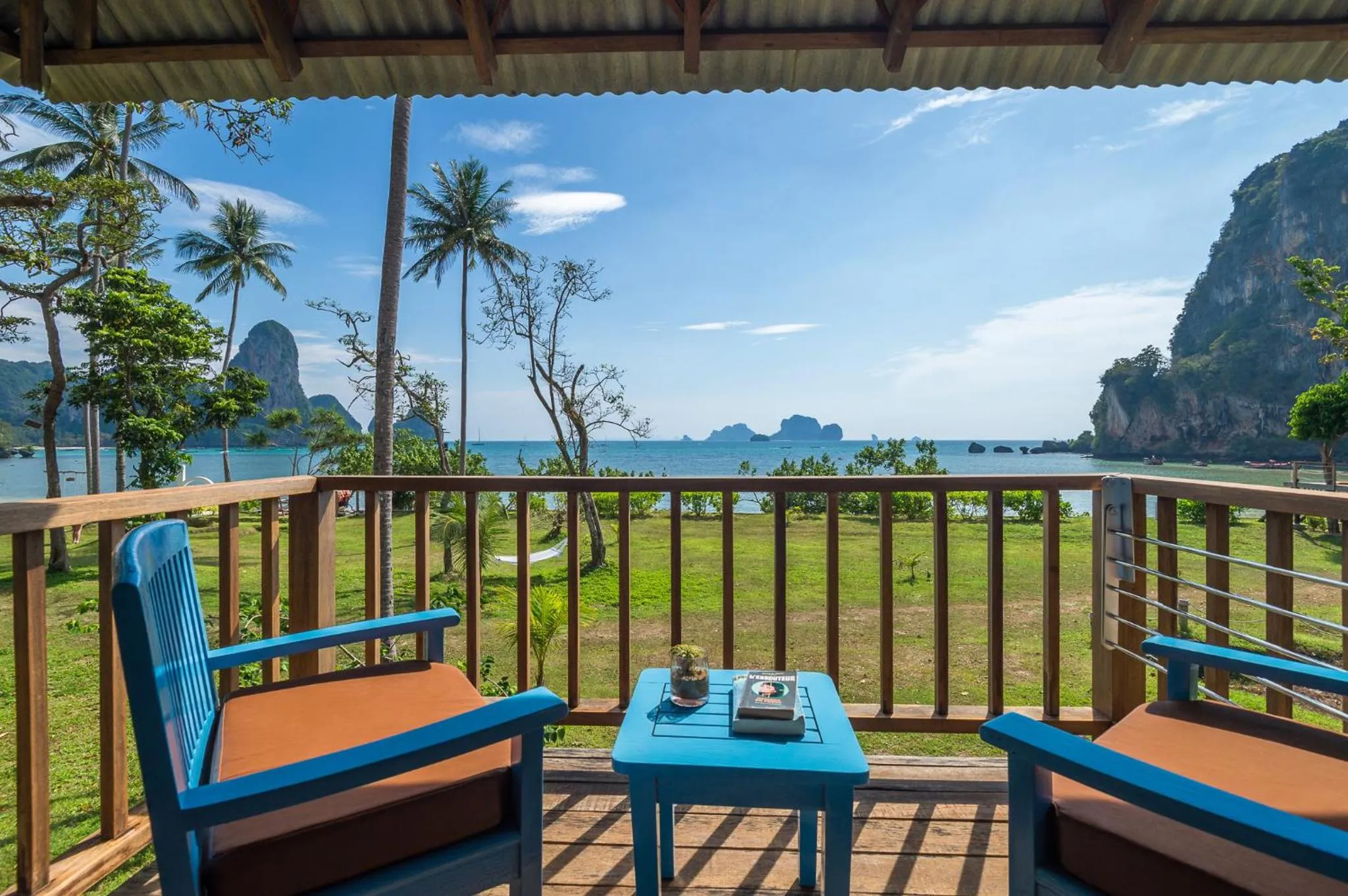 Patio in Tinidee Hideaway Tonsai Beach Krabi
