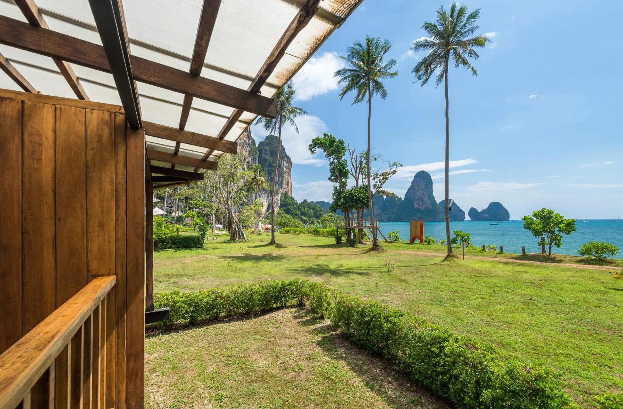 Nearby landmark in Tinidee Hideaway Tonsai Beach Krabi