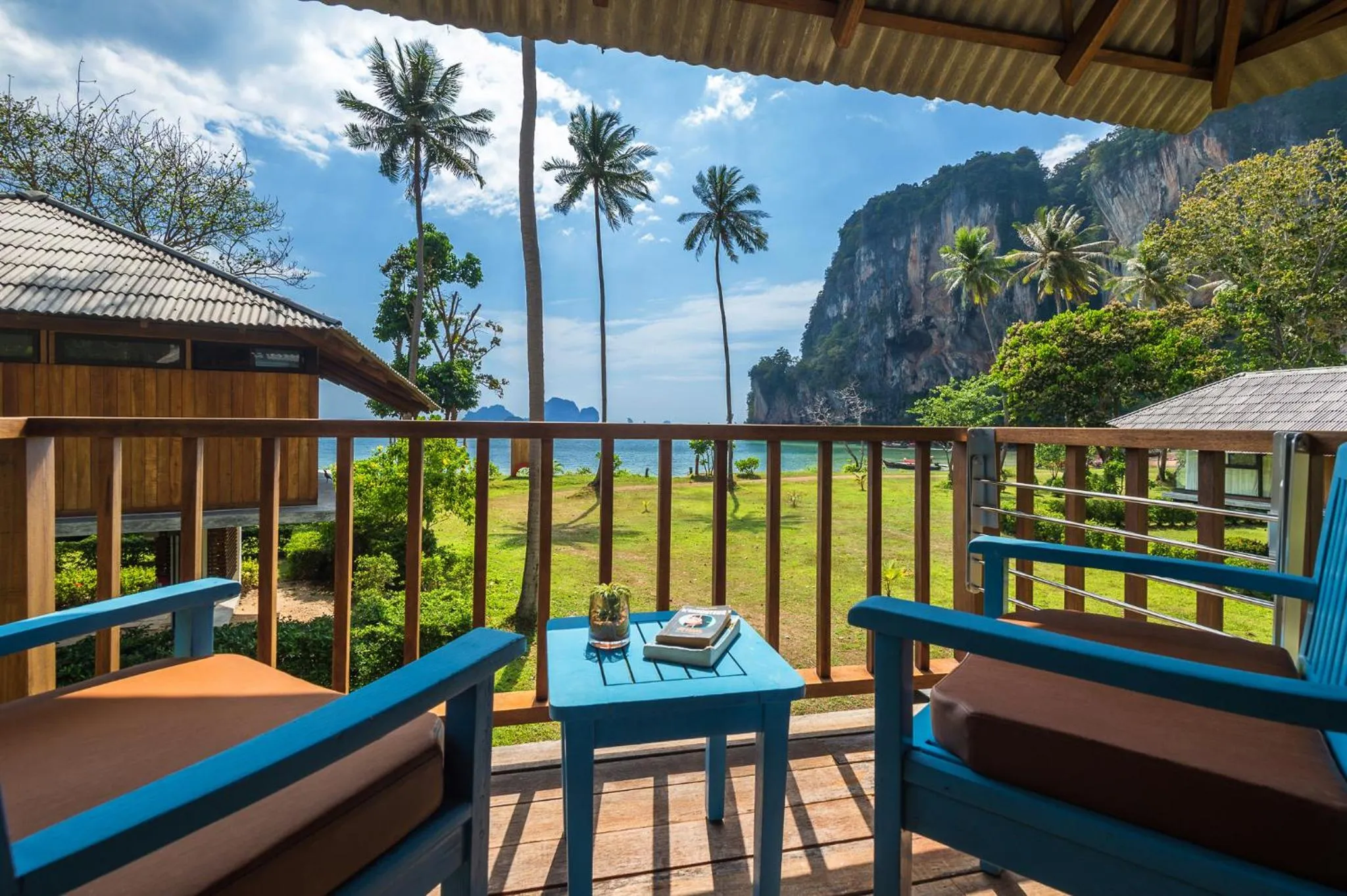 Patio in Tinidee Hideaway Tonsai Beach Krabi