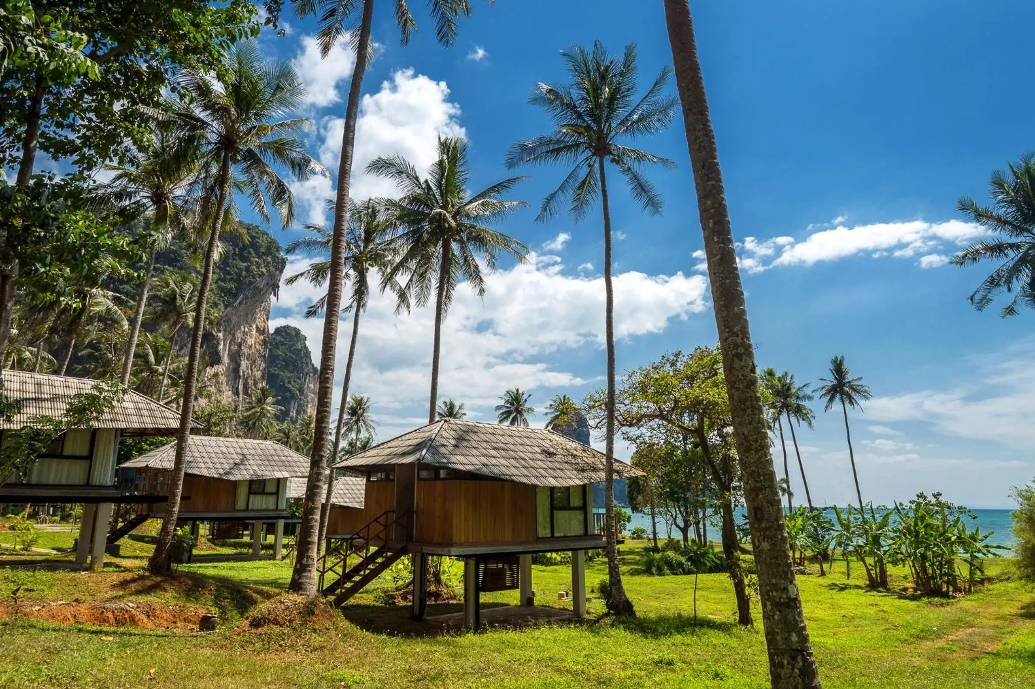 Nearby landmark in Tinidee Hideaway Tonsai Beach Krabi