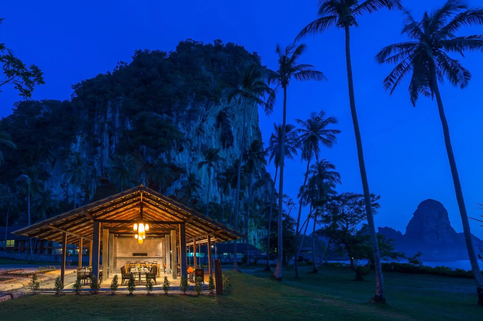 Property building in Tinidee Hideaway Tonsai Beach Krabi