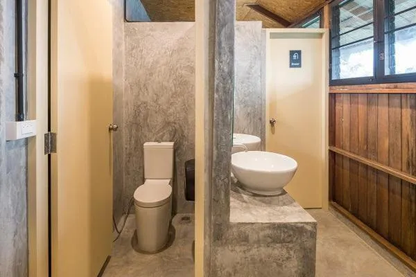 Shower in Tinidee Hideaway Tonsai Beach Krabi