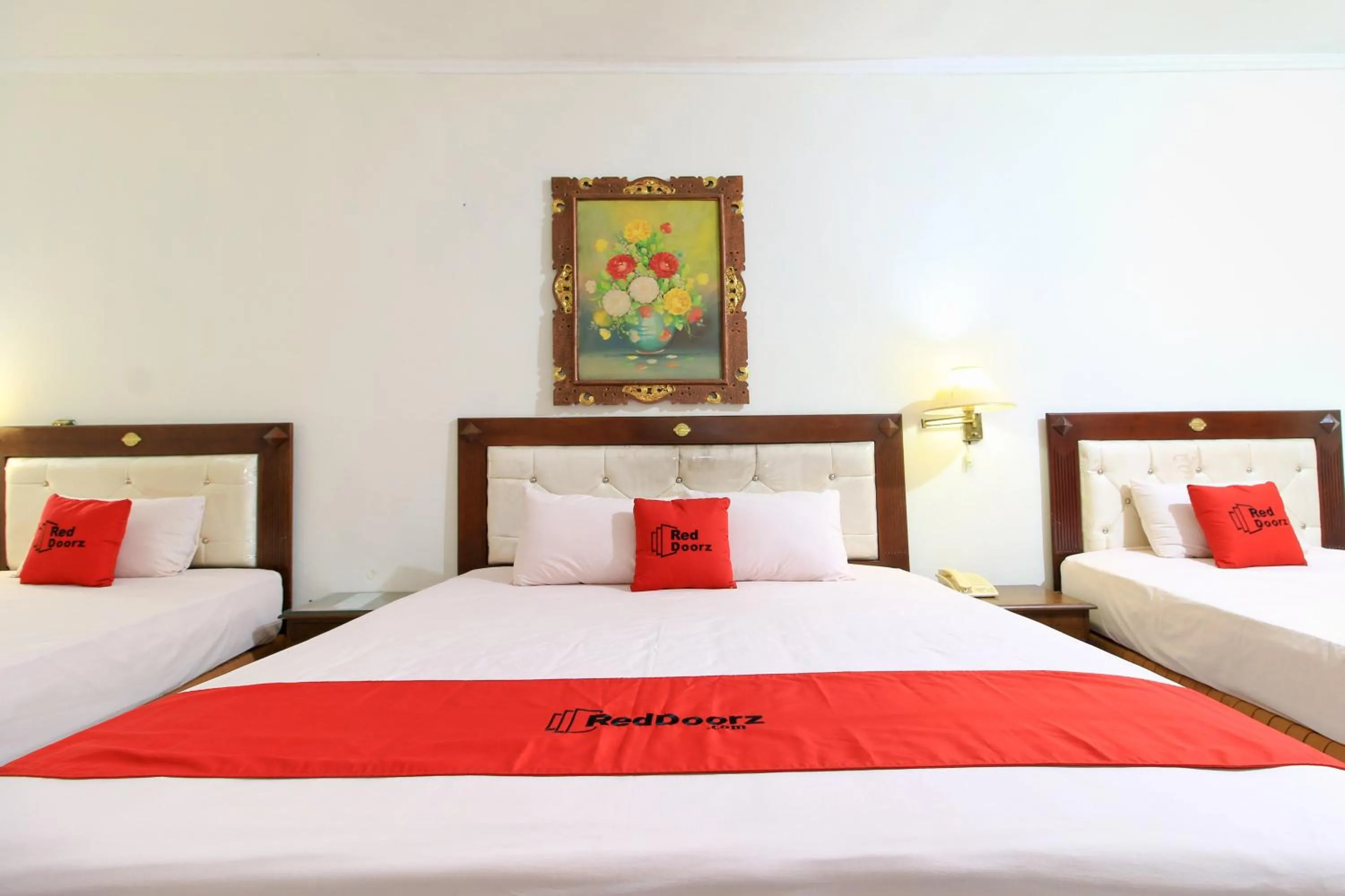 Bedroom, Bed in RedDoorz at Hotel Putra Perdana Klaten