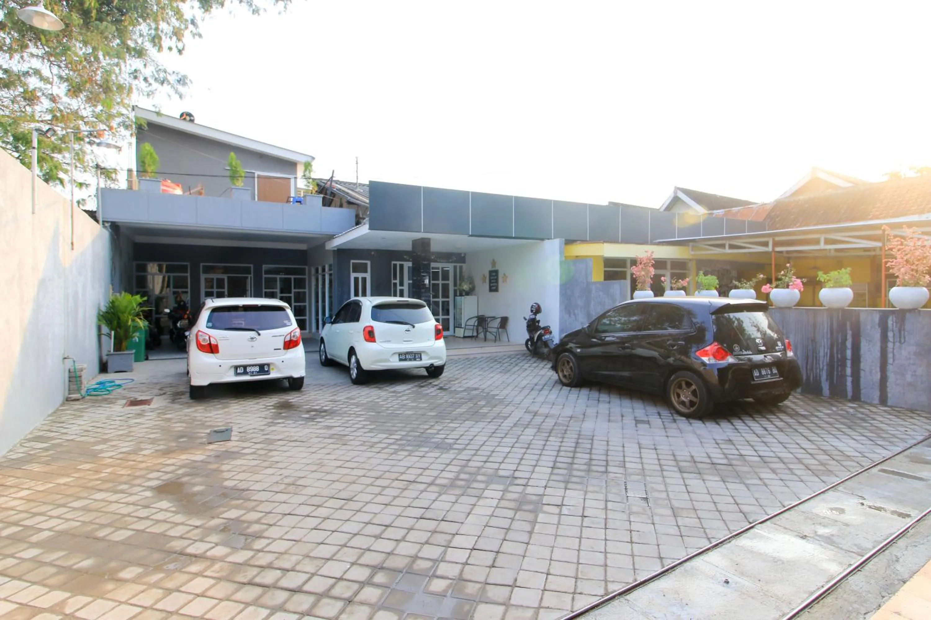 Property logo or sign in RedDoorz at Hotel Putra Perdana Klaten