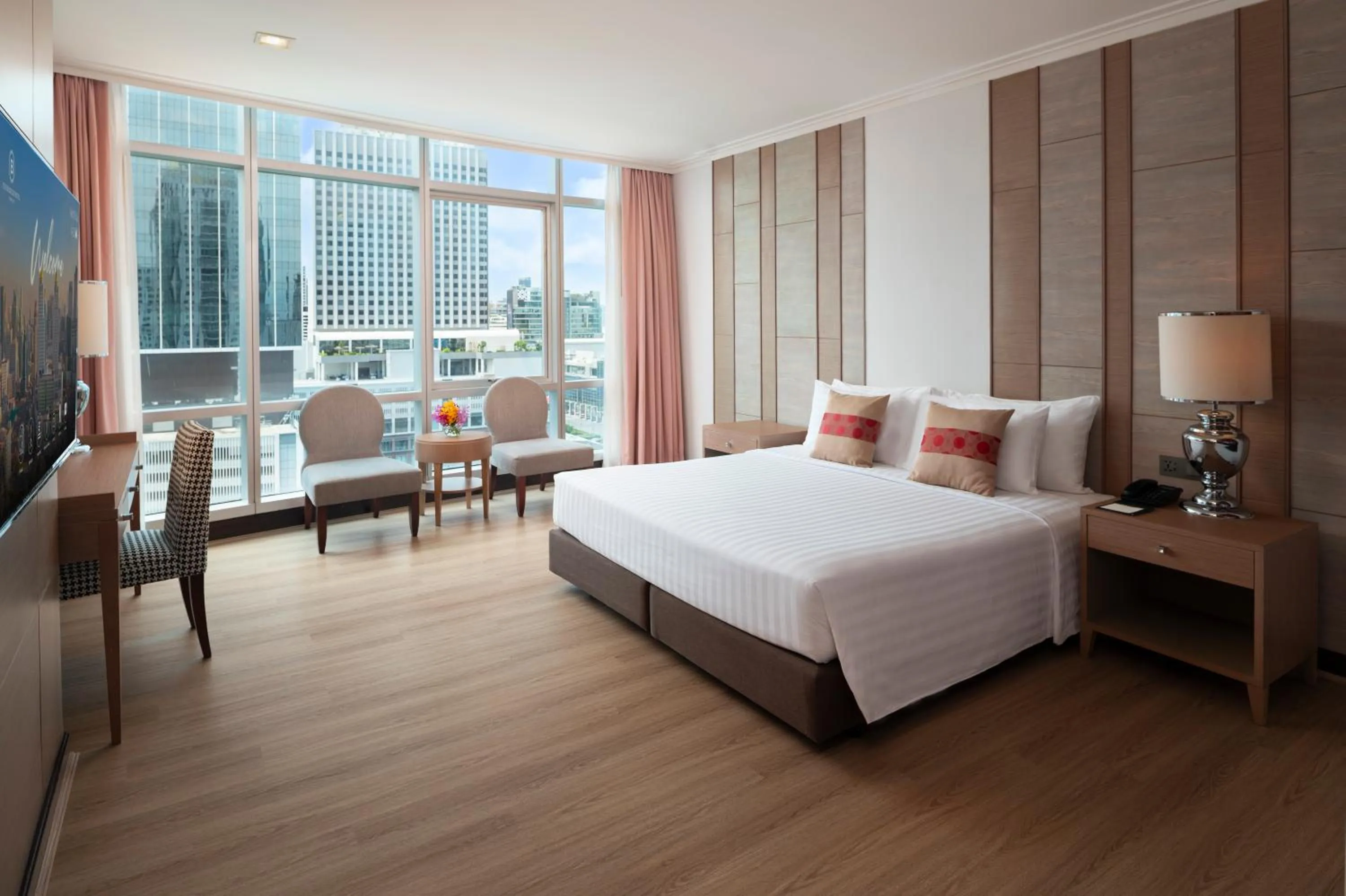 View (from property/room), Bed in The Berkeley Hotel Pratunam