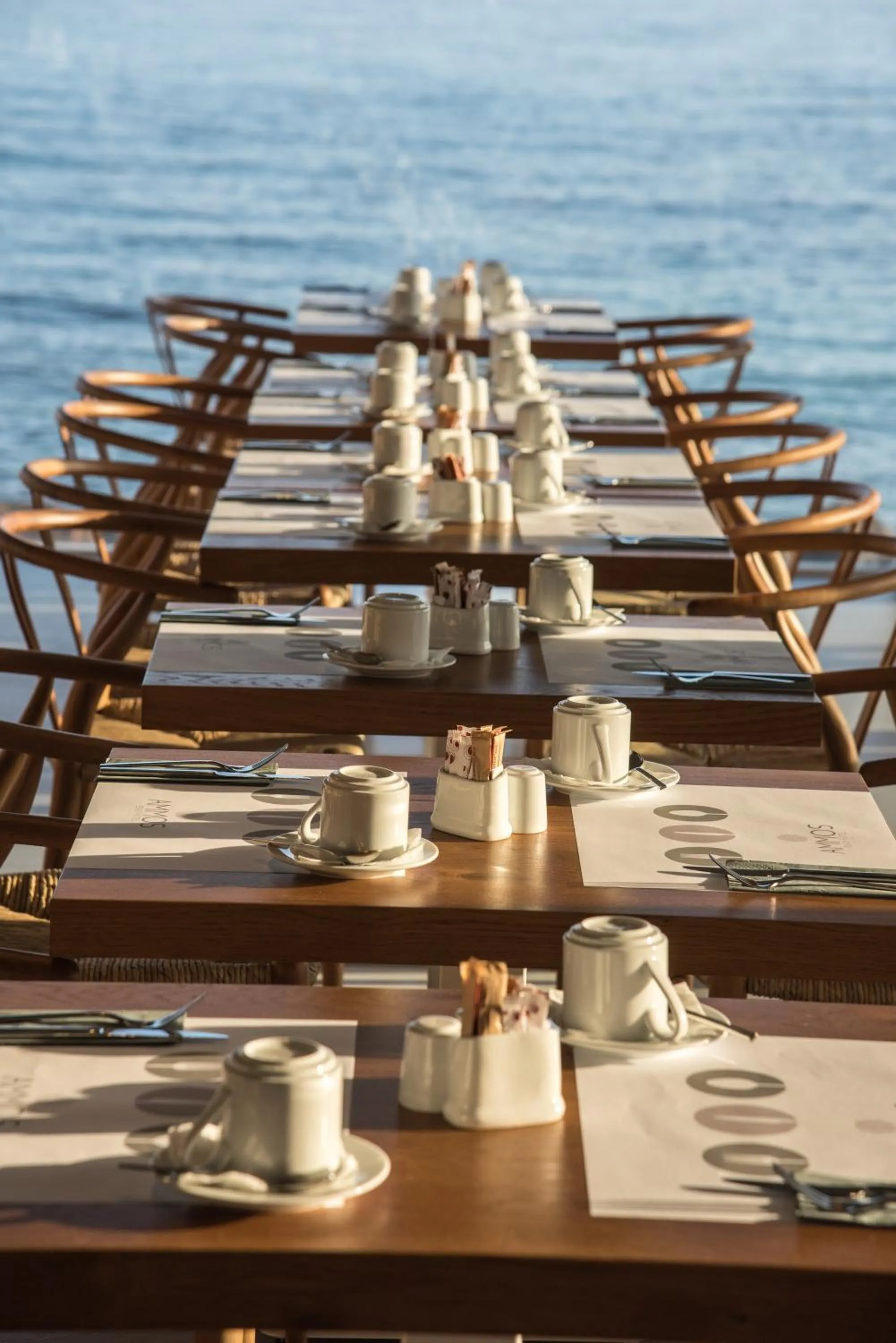 Restaurant/places to eat in Enorme Ammos Beach