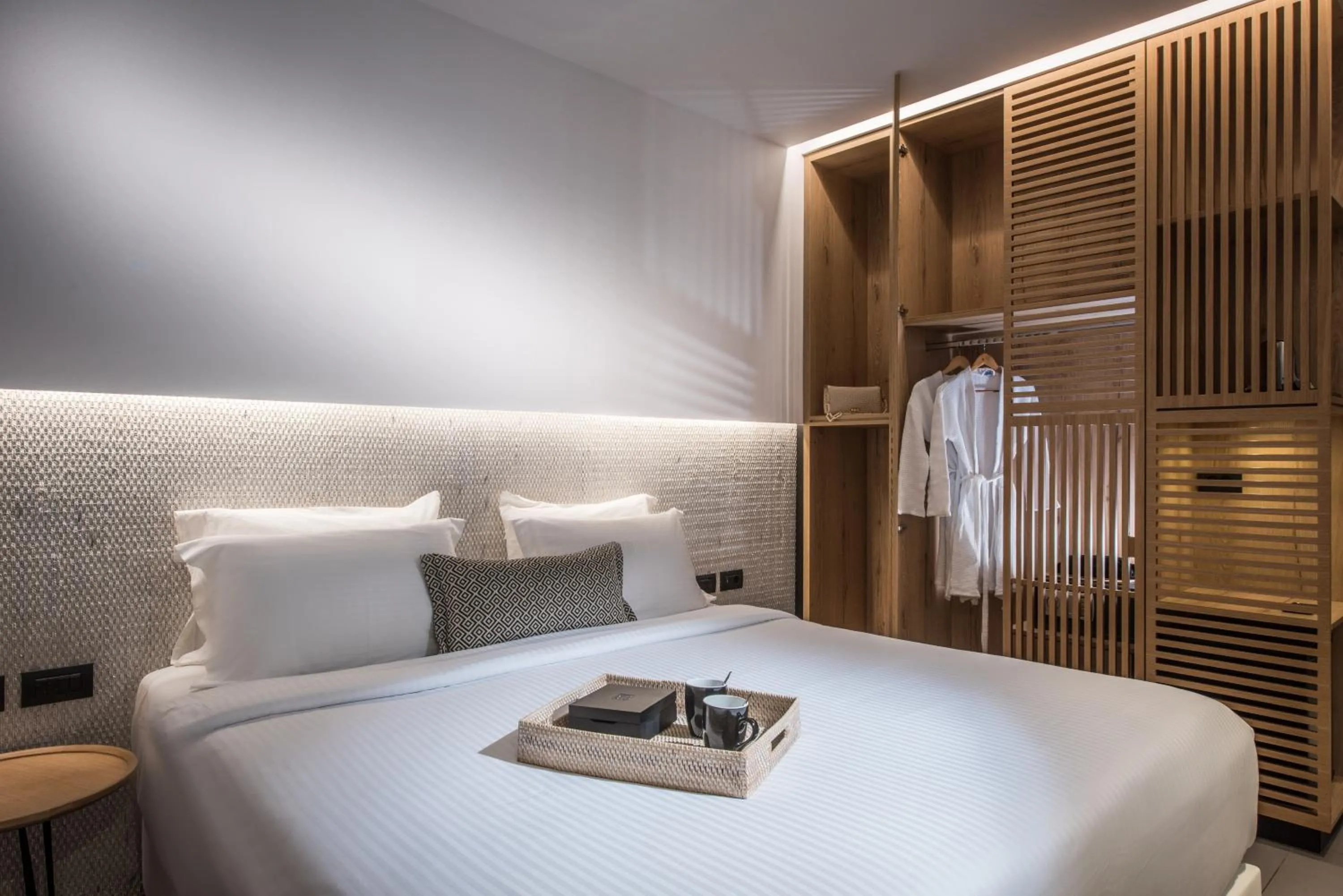 TV and multimedia, Bed in Enorme Ammos Beach