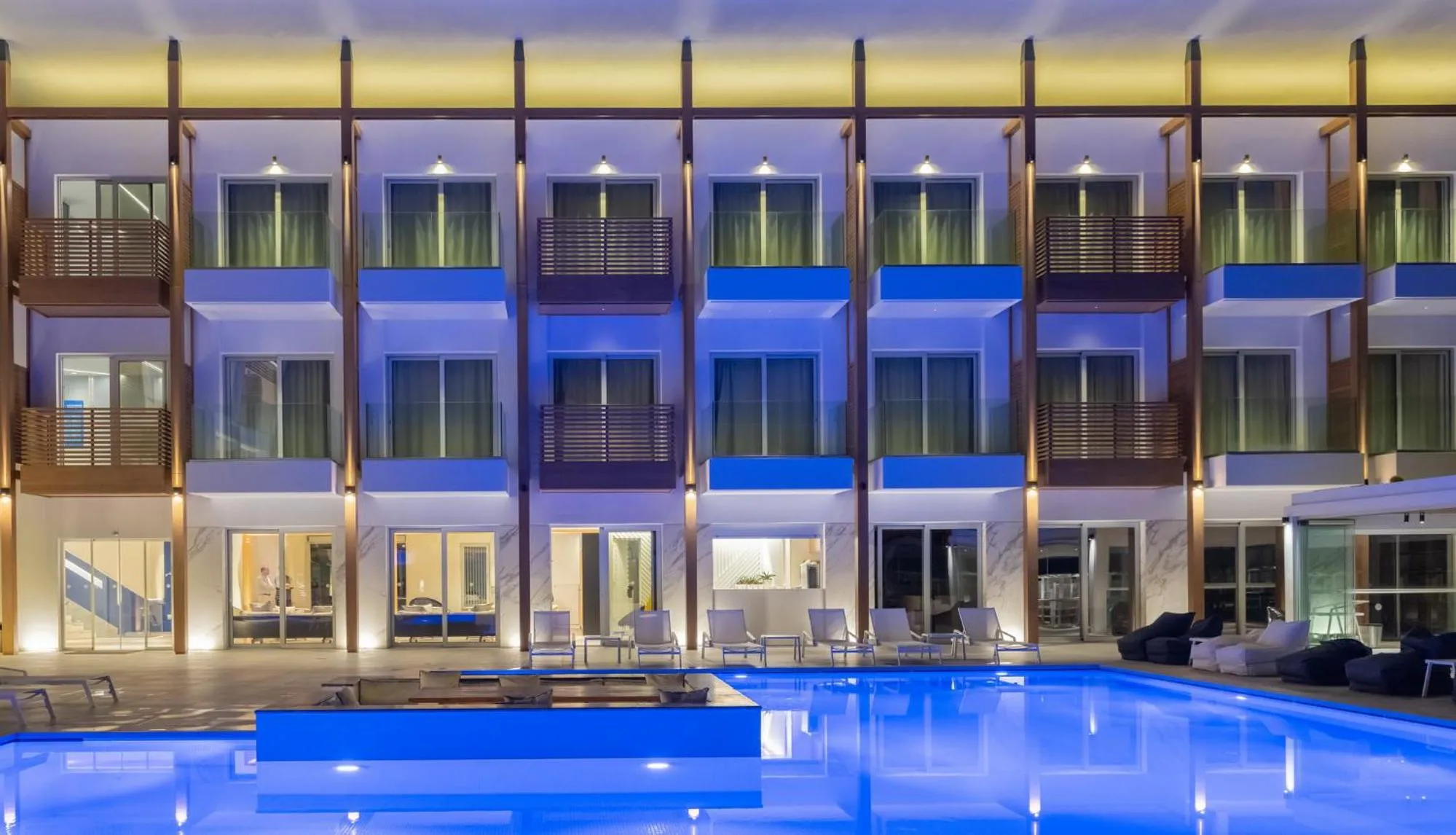 Property building in Enorme Ammos Beach