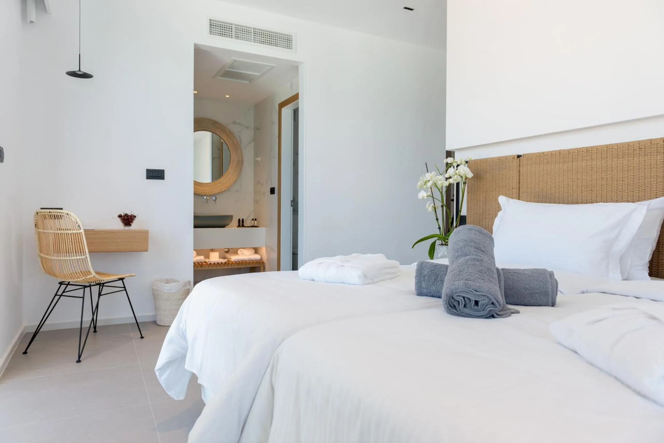 Bed in Enorme Ammos Beach