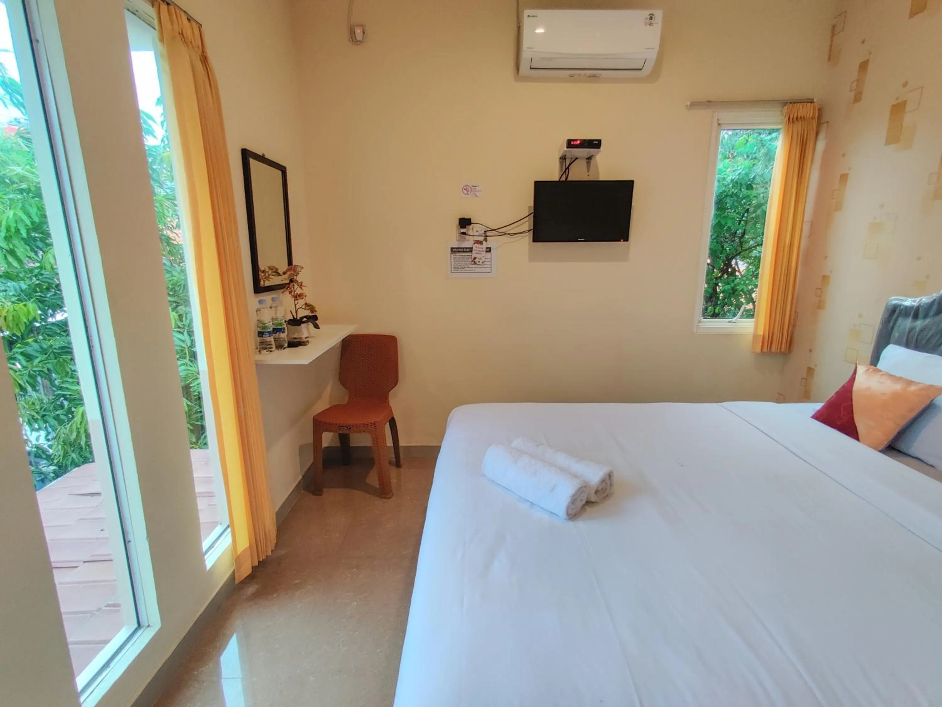Bed in Ayuning Guest House Syariah Semarang Mitra RedDoorz