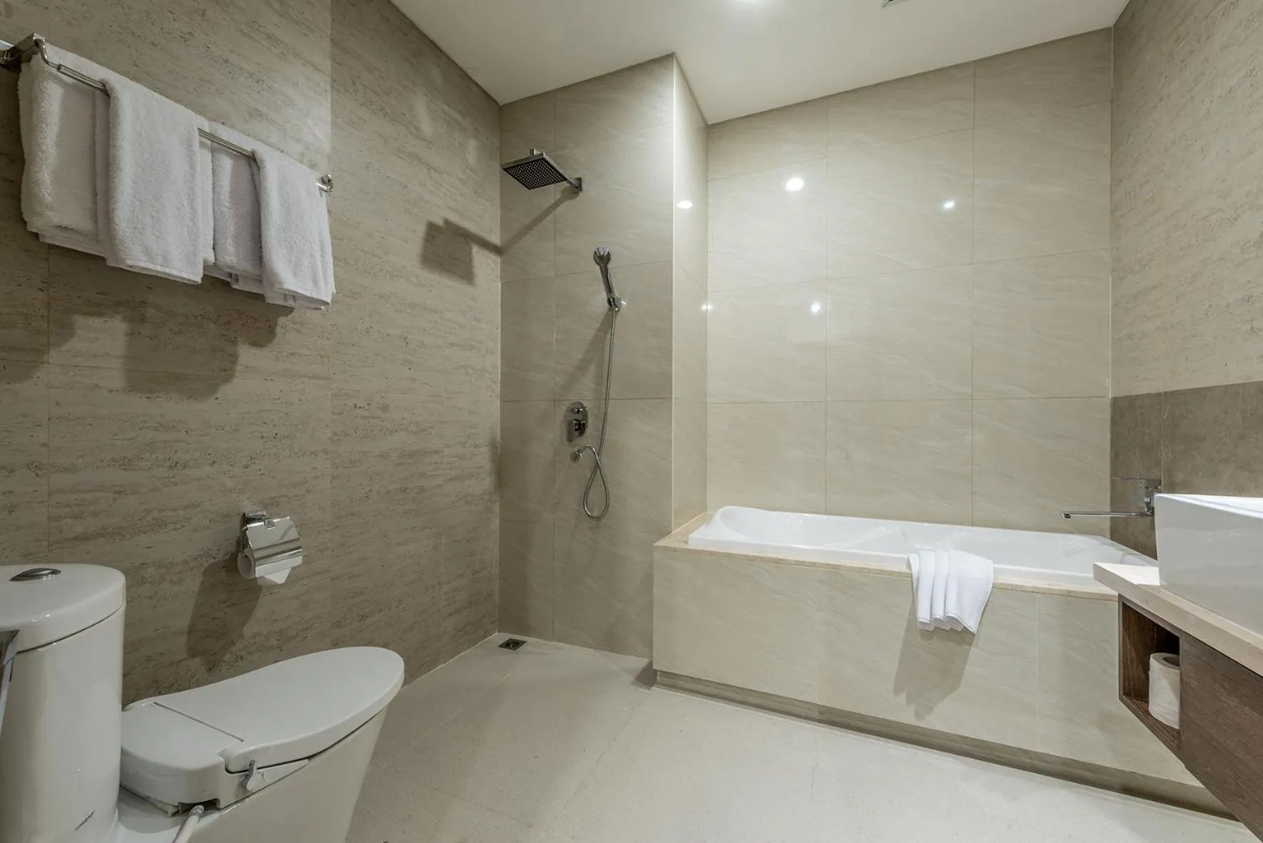 Shower in Grande Valore Hotel Cikarang