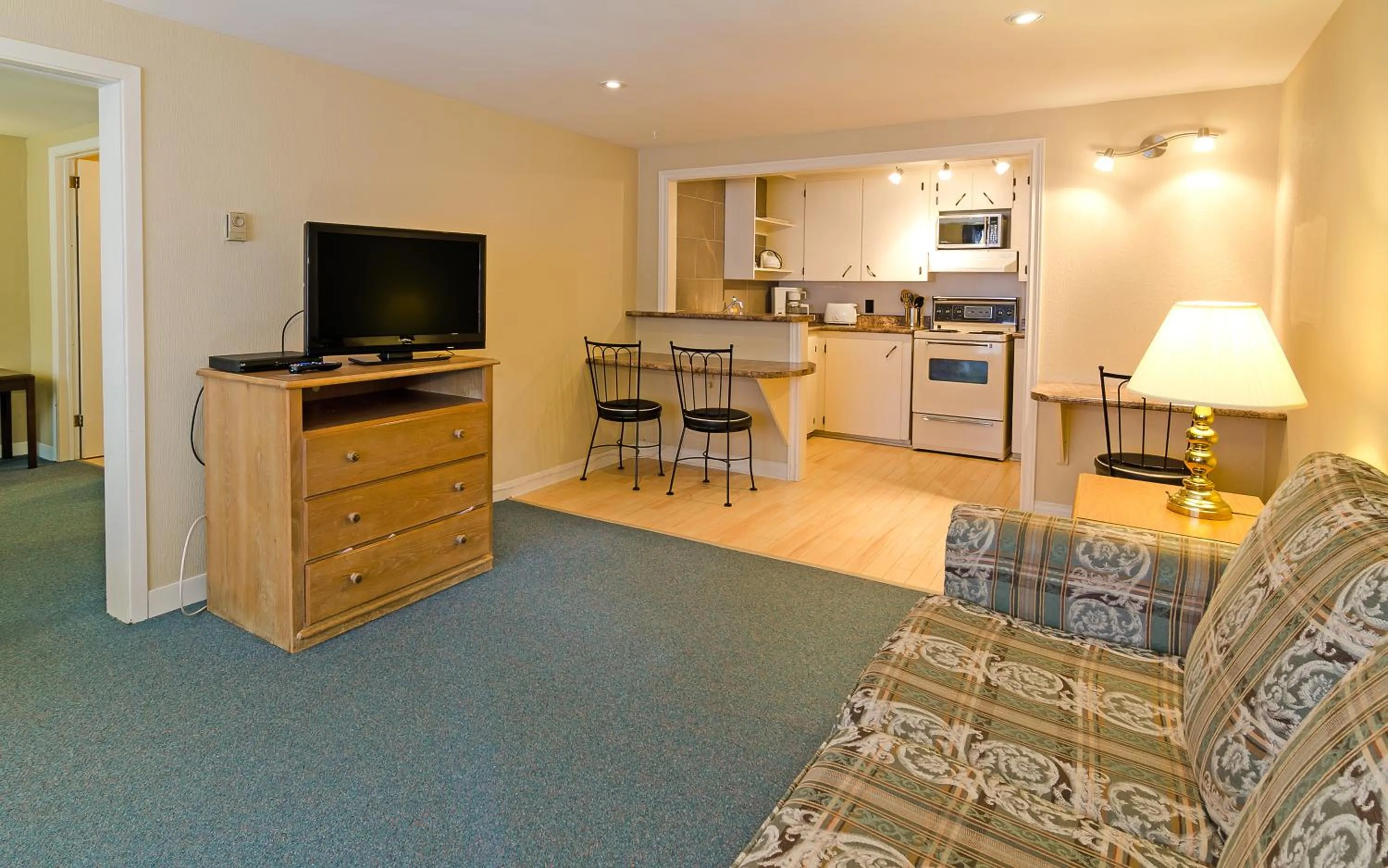 Kitchen or kitchenette in Coastal Inn - Kingfisher