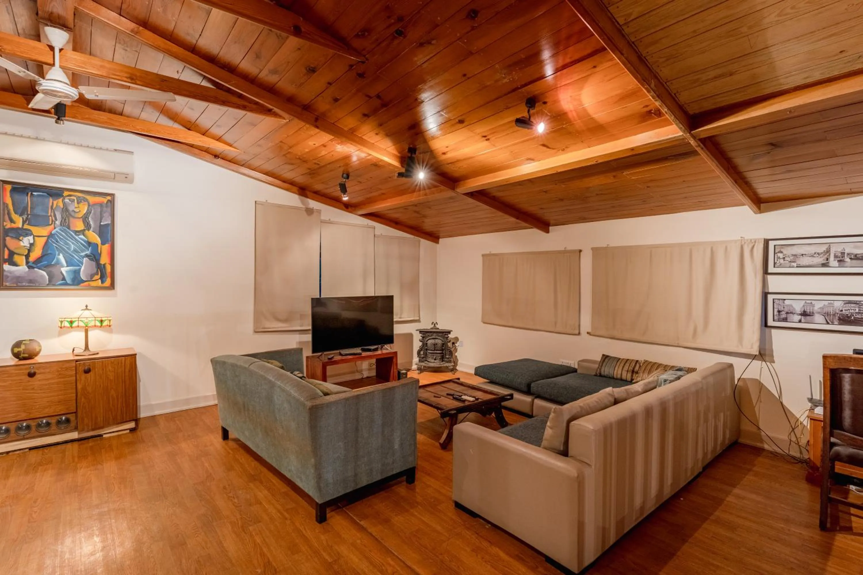 Living room in Tree of Life Junoon in the Hills Kumaon