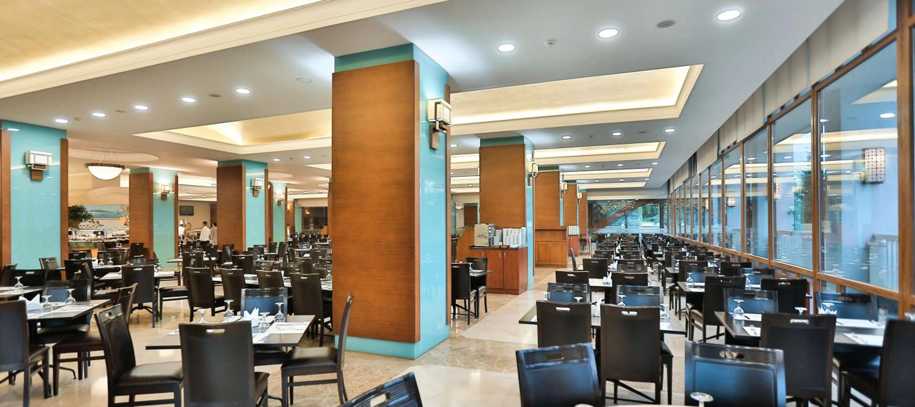 Restaurant/places to eat in Eliz Hotel Convention Center Thermal Spa & Wellnes
