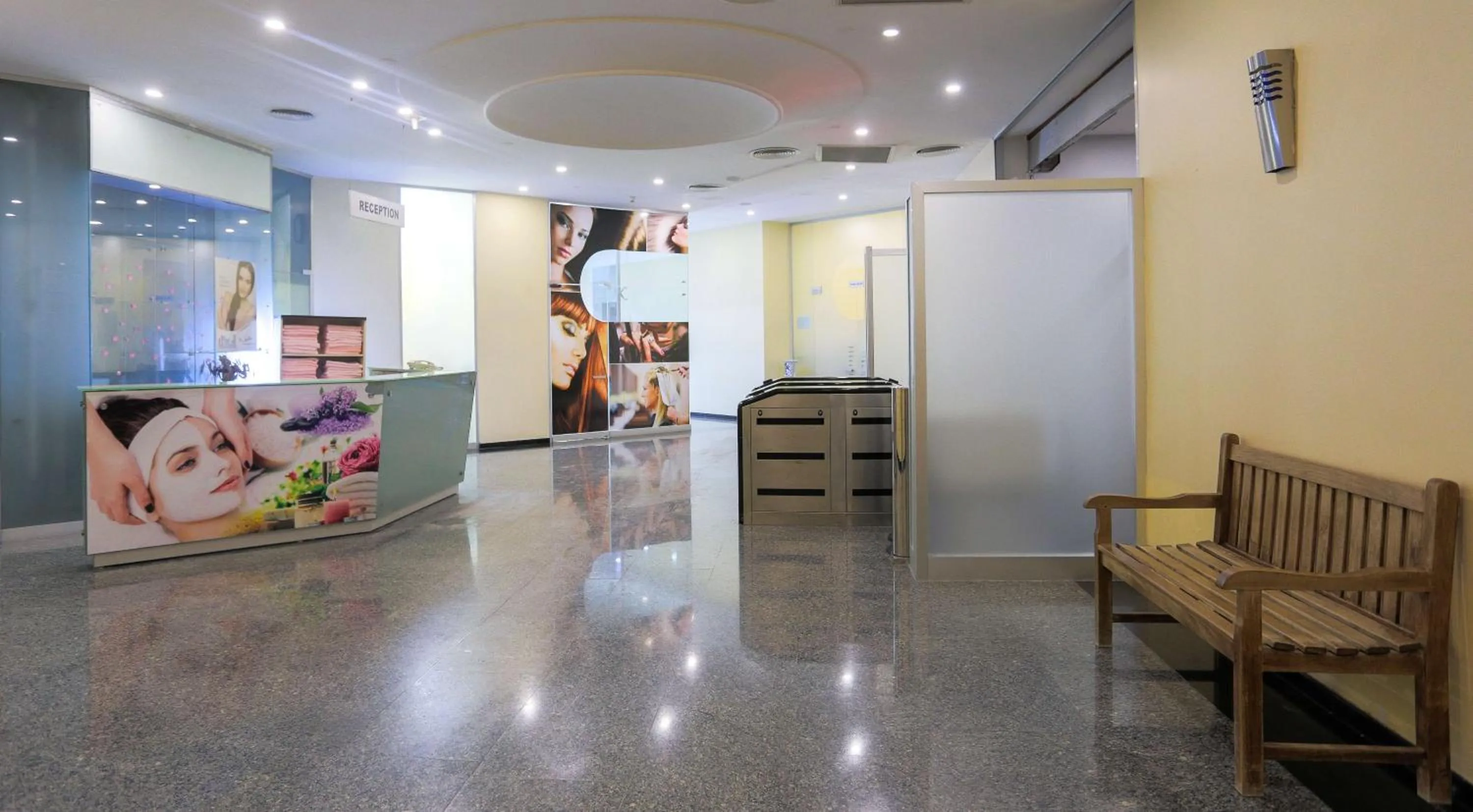 Staff in Eliz Hotel Convention Center Thermal Spa & Wellnes