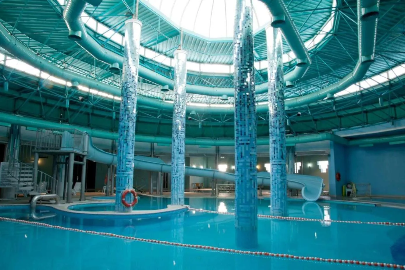 Swimming pool in Eliz Hotel Convention Center Thermal Spa & Wellnes
