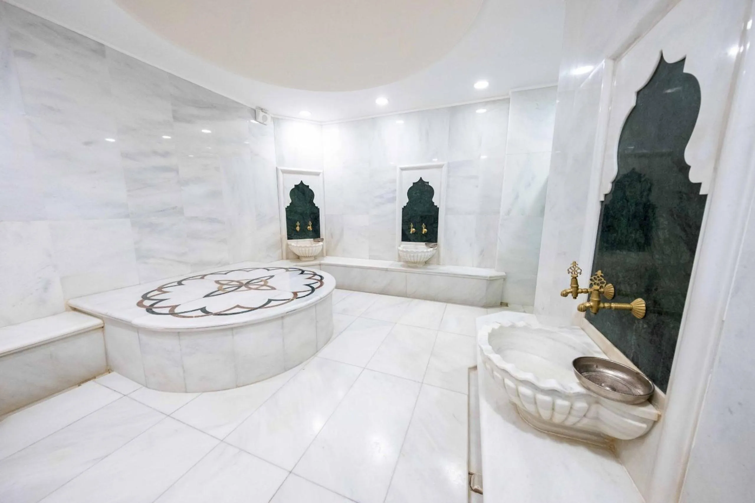 Eliz Hotel Convention Center Thermal Spa & Wellnes