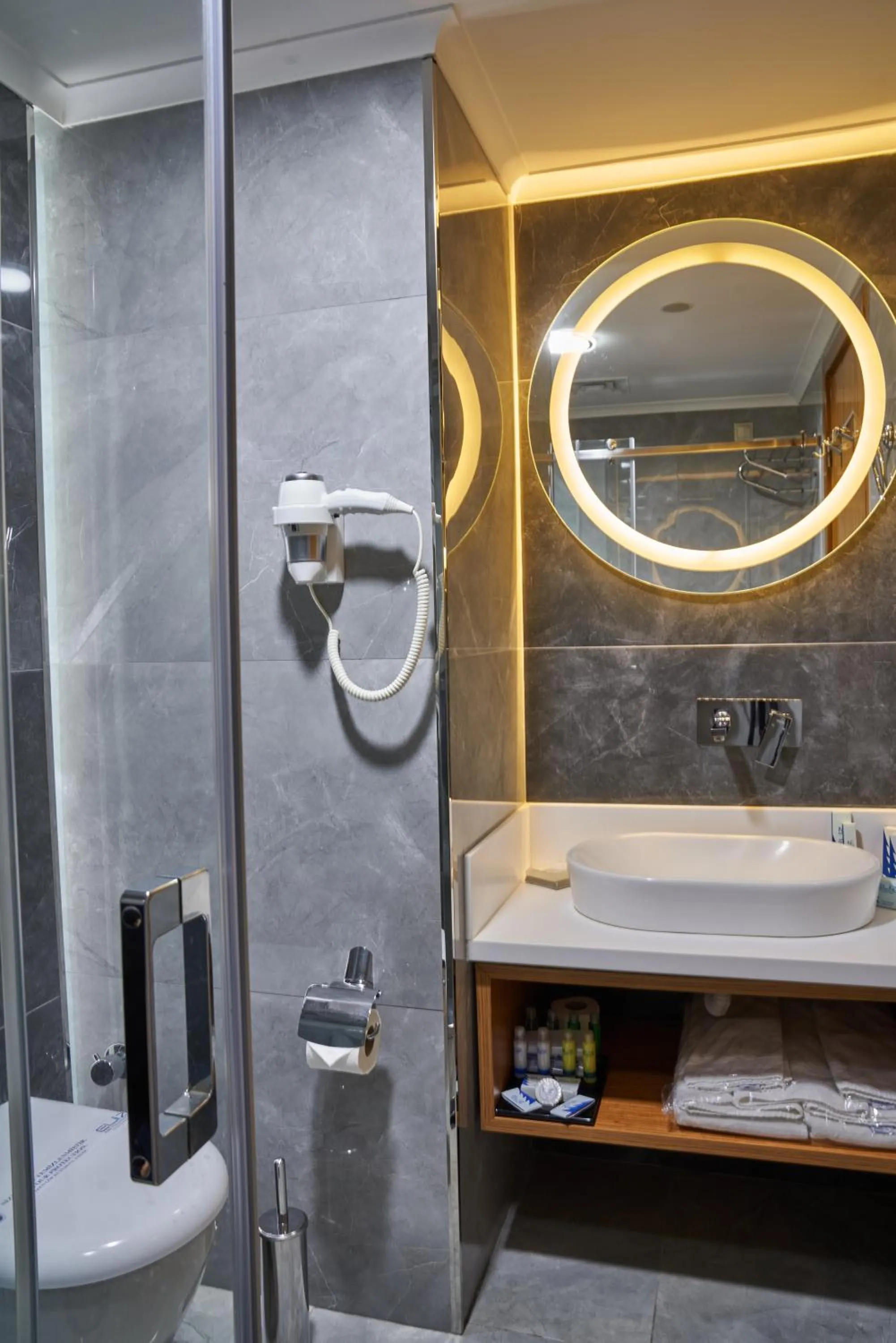 Bathroom in Eliz Hotel Convention Center Thermal Spa & Wellnes