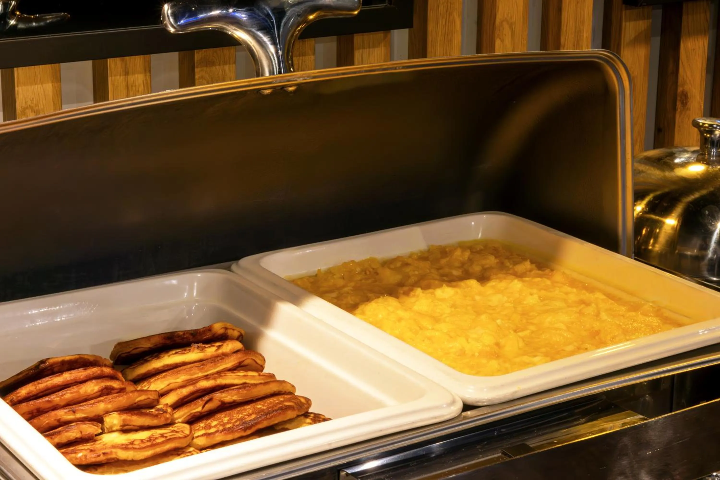 Restaurant/places to eat in Noclegi Hit Rooms & Apartments