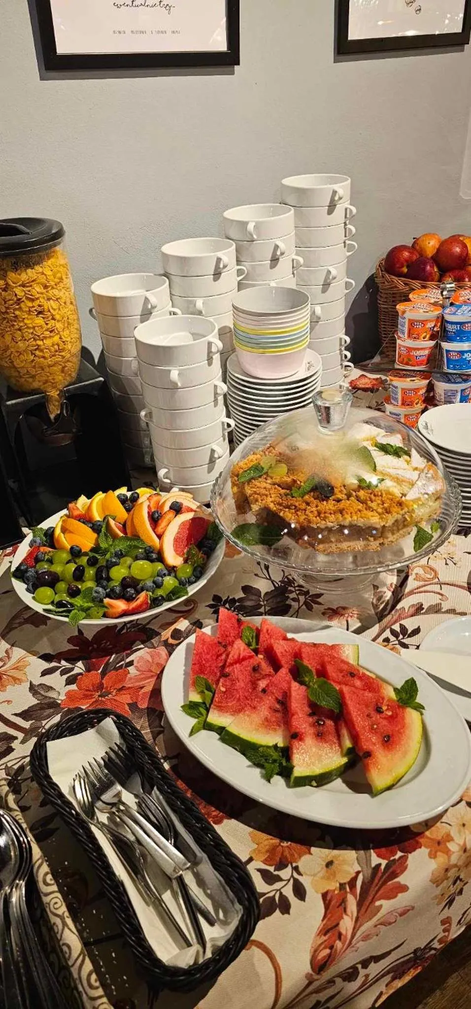 Restaurant/places to eat in Noclegi Hit Rooms & Apartments