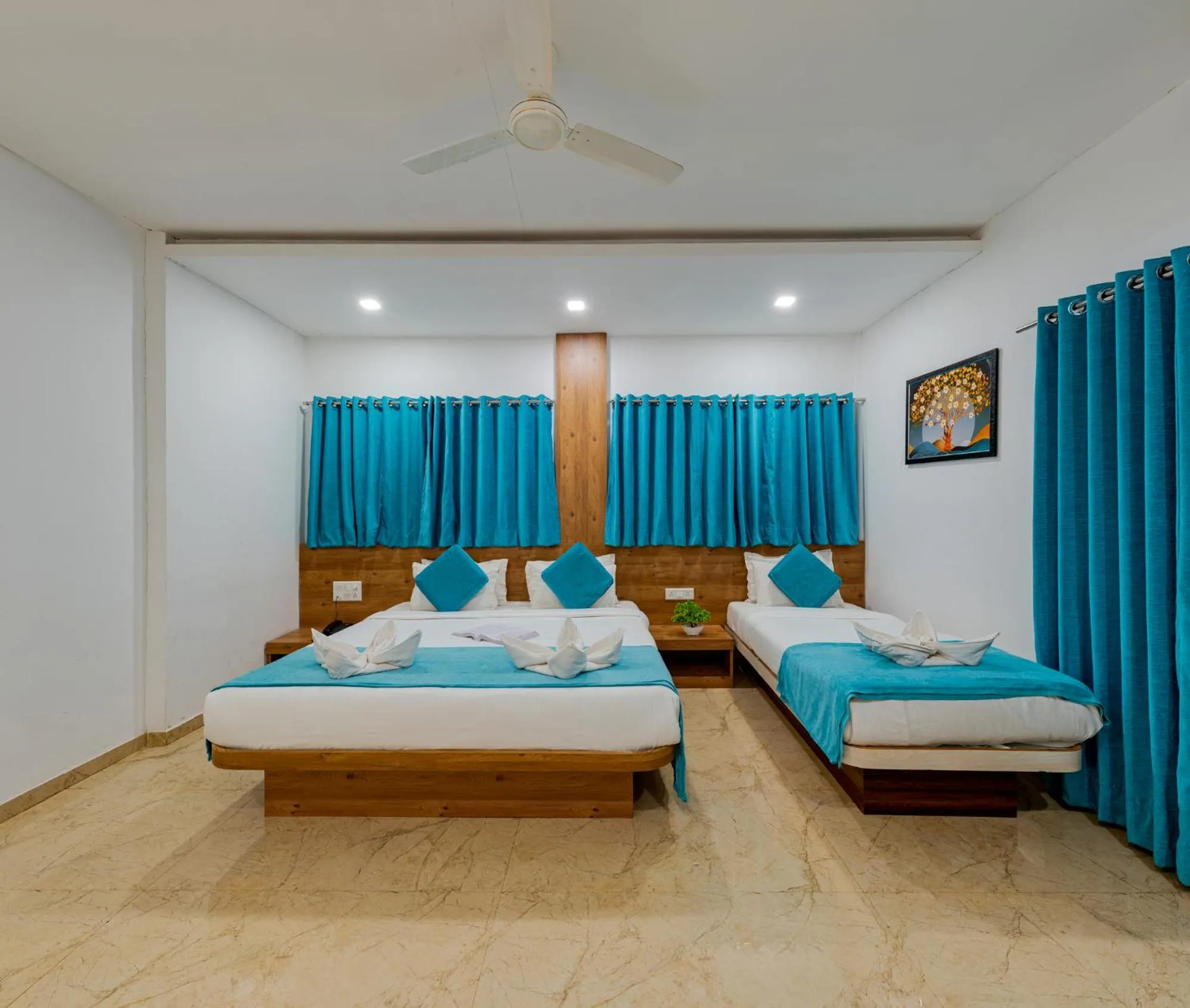 Bed in Hotel Mahabaleshwar Fragrance