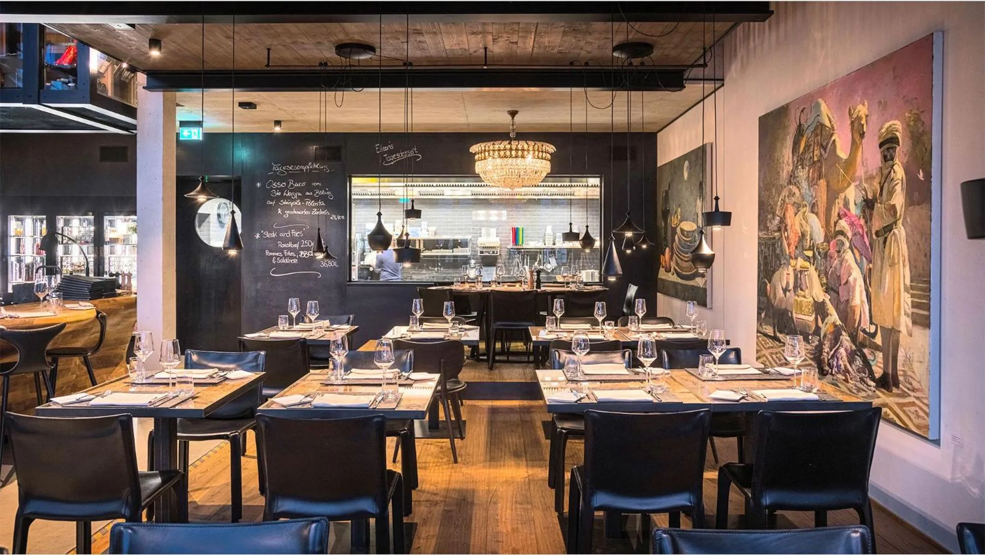 Restaurant/places to eat in Boutique-Hotel LARTOR