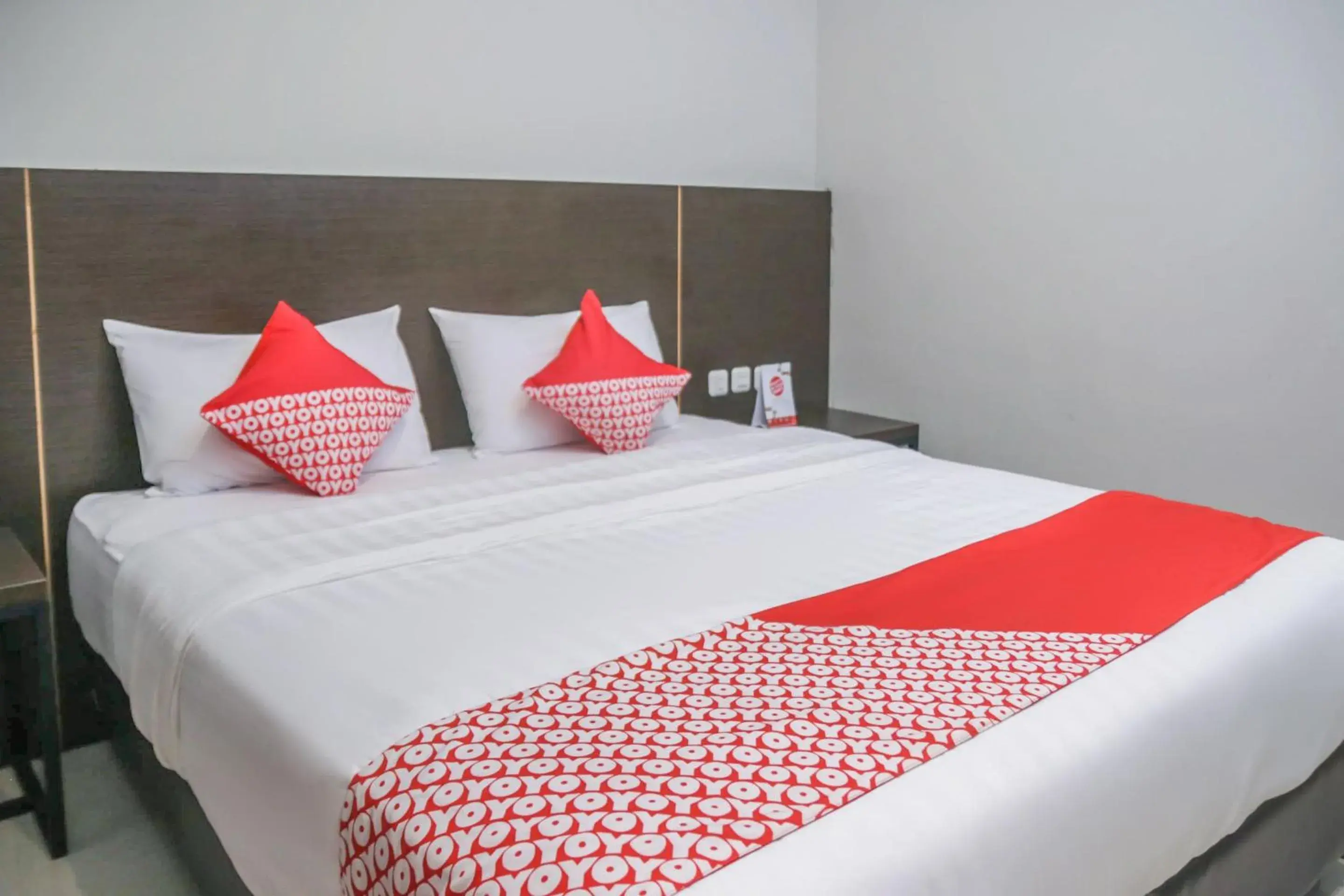 Standard Double Room in Hotel O Azzahra Guest House Syariah Standard Double Room in Hotel O Azzahra Guest House Syariah