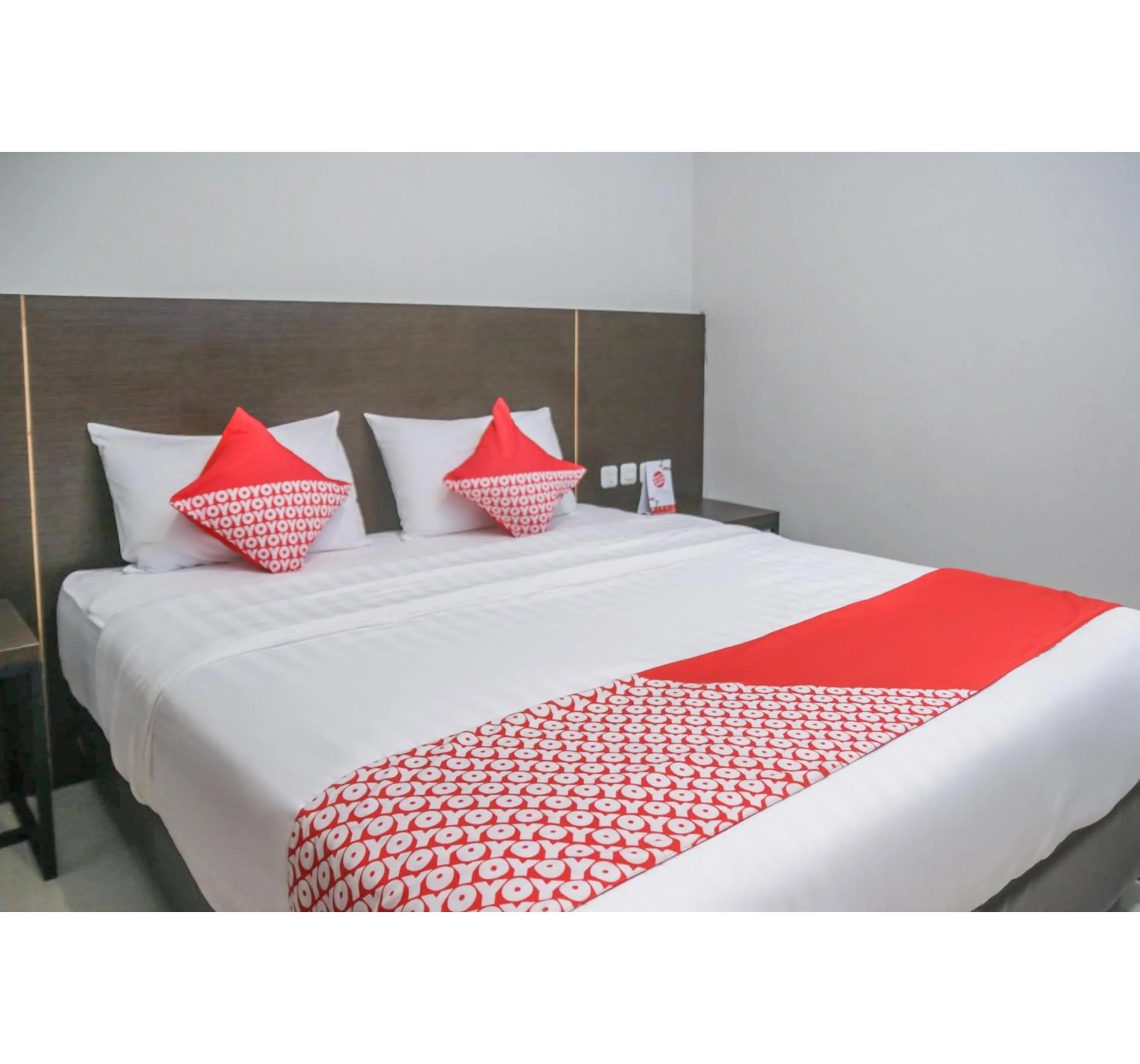 Bedroom, Bed in Hotel O Azzahra Guest House Syariah